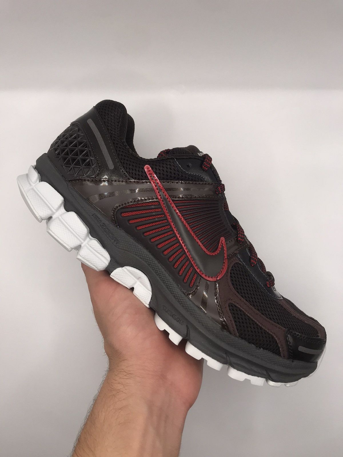 Nike Nike Zoom Vomero 5 Size US 7.5 / EU 40-41 - 1 Thumbnail