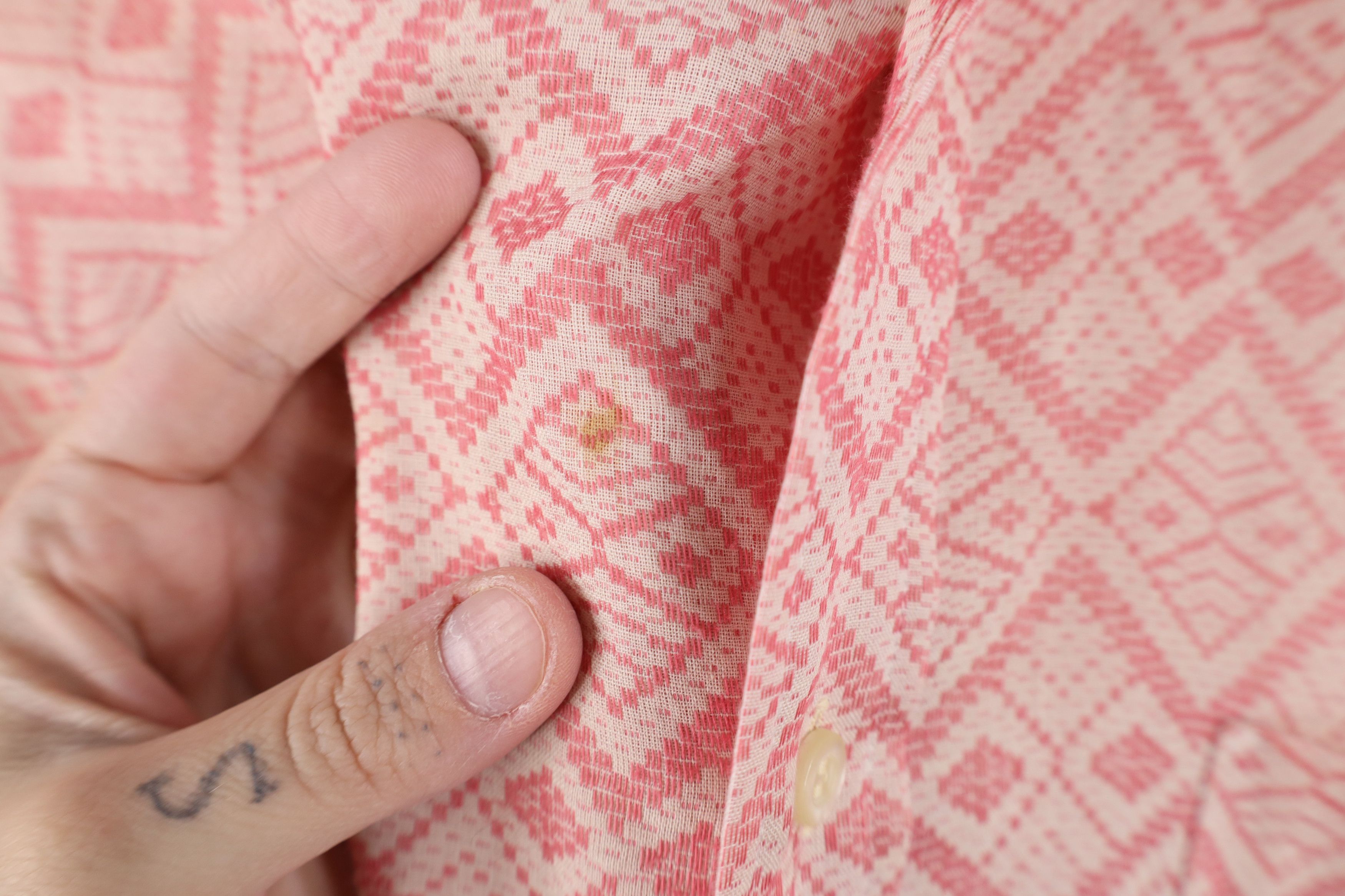 Vintage Vintage 60s Macys Geometric Collared Button Shirt Pink USA Size US XL / EU 56 / 4 - 5 Thumbnail
