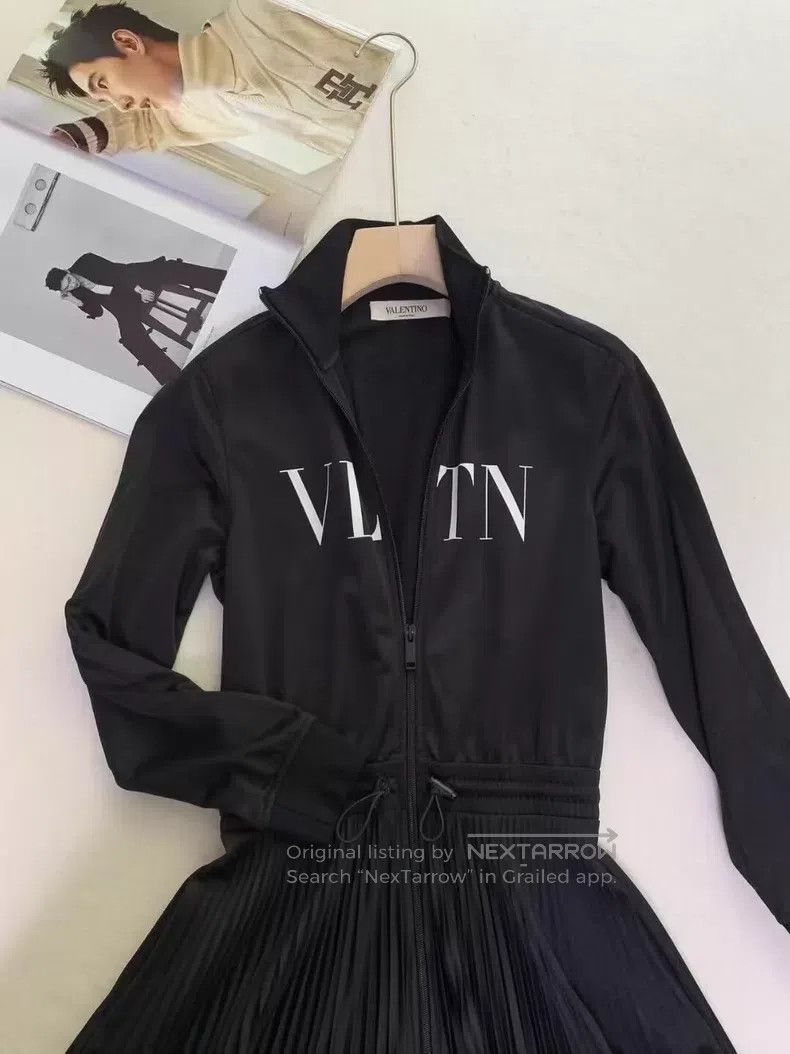Valentino Valentino Big logo dress Size S / US 4 / IT 40 - 2 Thumbnail