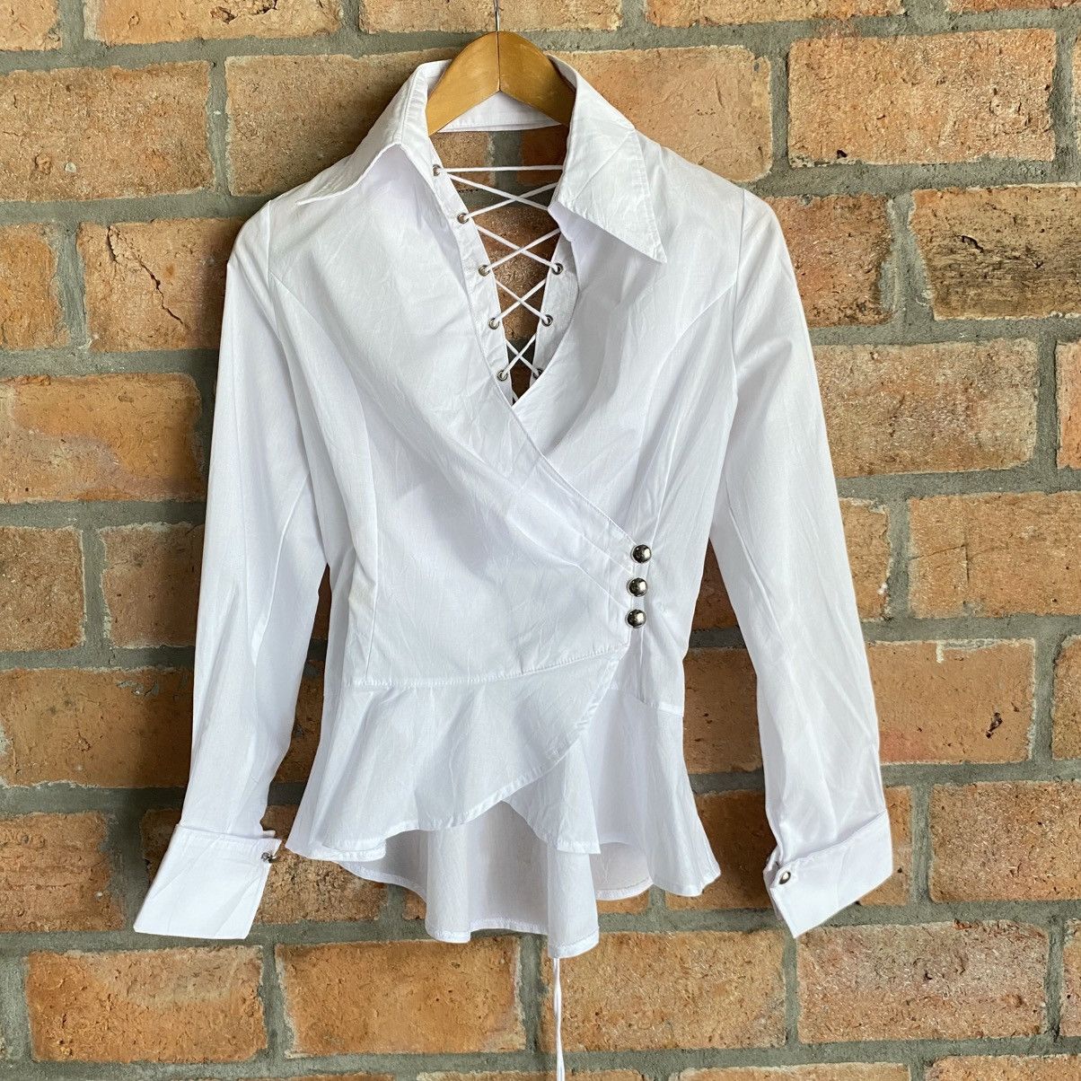 Japanese Brand RyuRyu Y2K Punk White Lace-Up Wrap Blouse with Peplum Hem Size M / US 6-8 / IT 42-44 - 4 Thumbnail