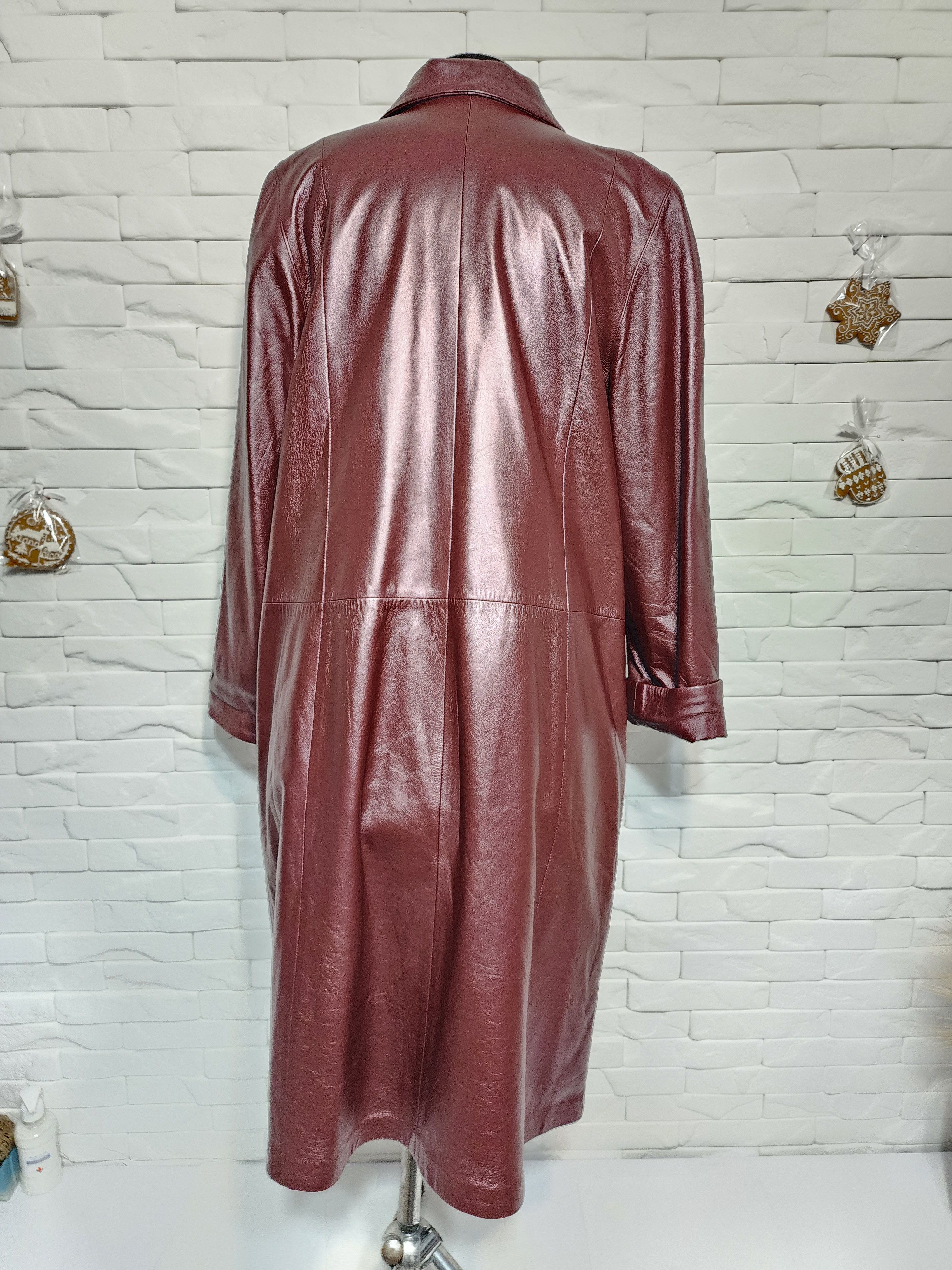 Uniqlo Burgundy Leather Raincoat: Women's Long Leather Jacket Size 3XL / US 20-22 - 4 Thumbnail