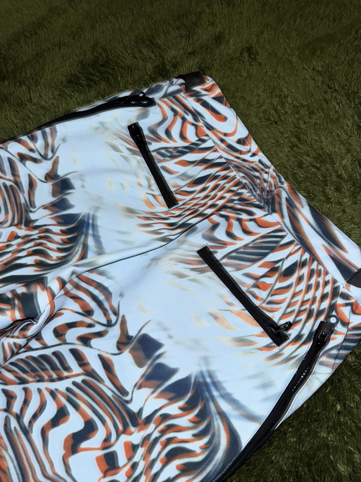 Diesel [32] DIESEL Optical Graphic Embroidered Logo Bootcut Pants Size US 32 / EU 48 - 10 Thumbnail