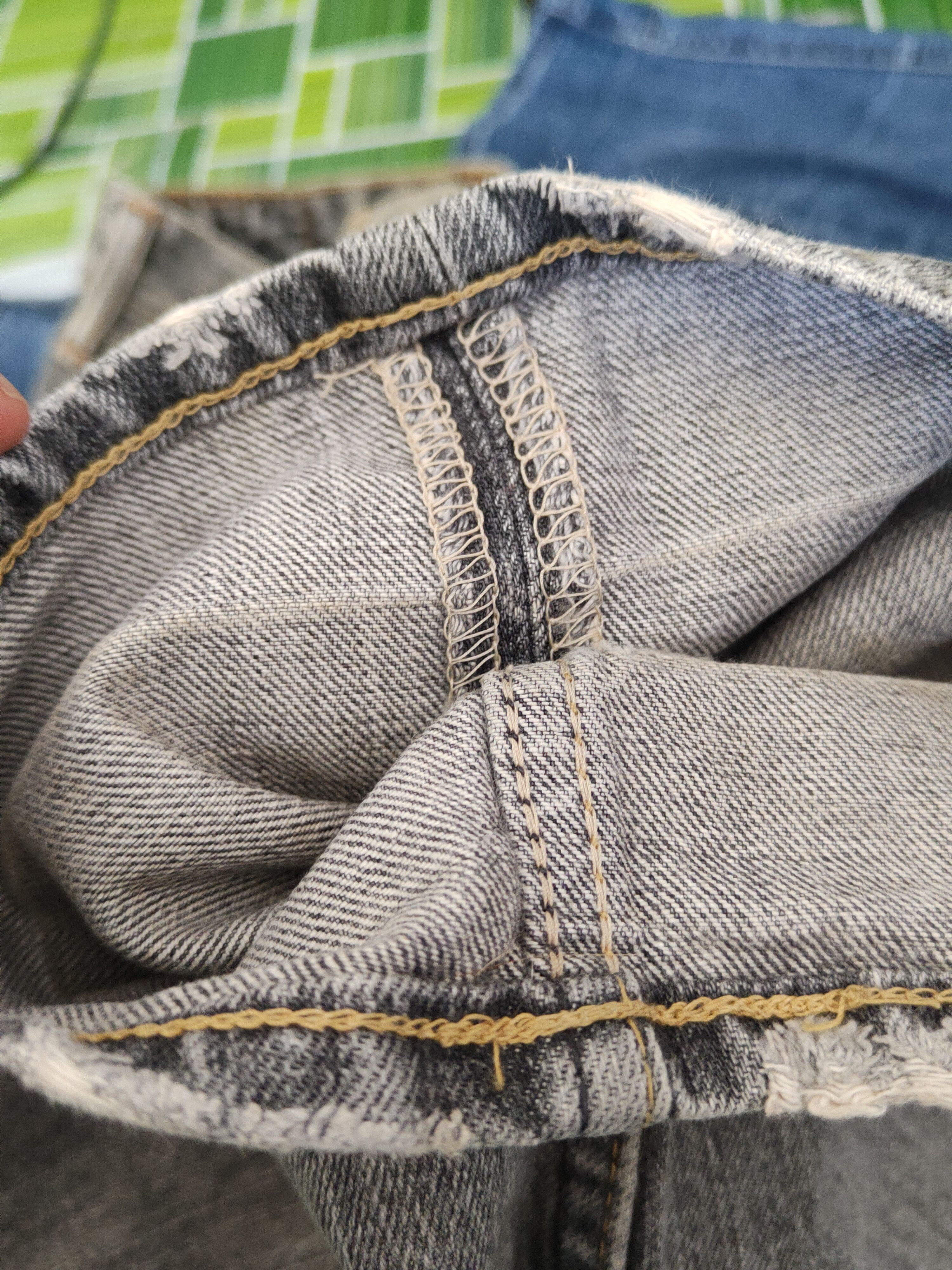 Levi's 503 Levi's Black Faded Distressed Ripped Jeans #W1391 Size US 29 - 14 Thumbnail
