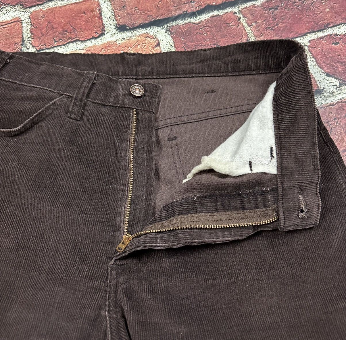 Levi's Vintage Levis 519 Corduroy Pants Talon 80s 33x30 Bootcut Size US 33 - 7 Thumbnail