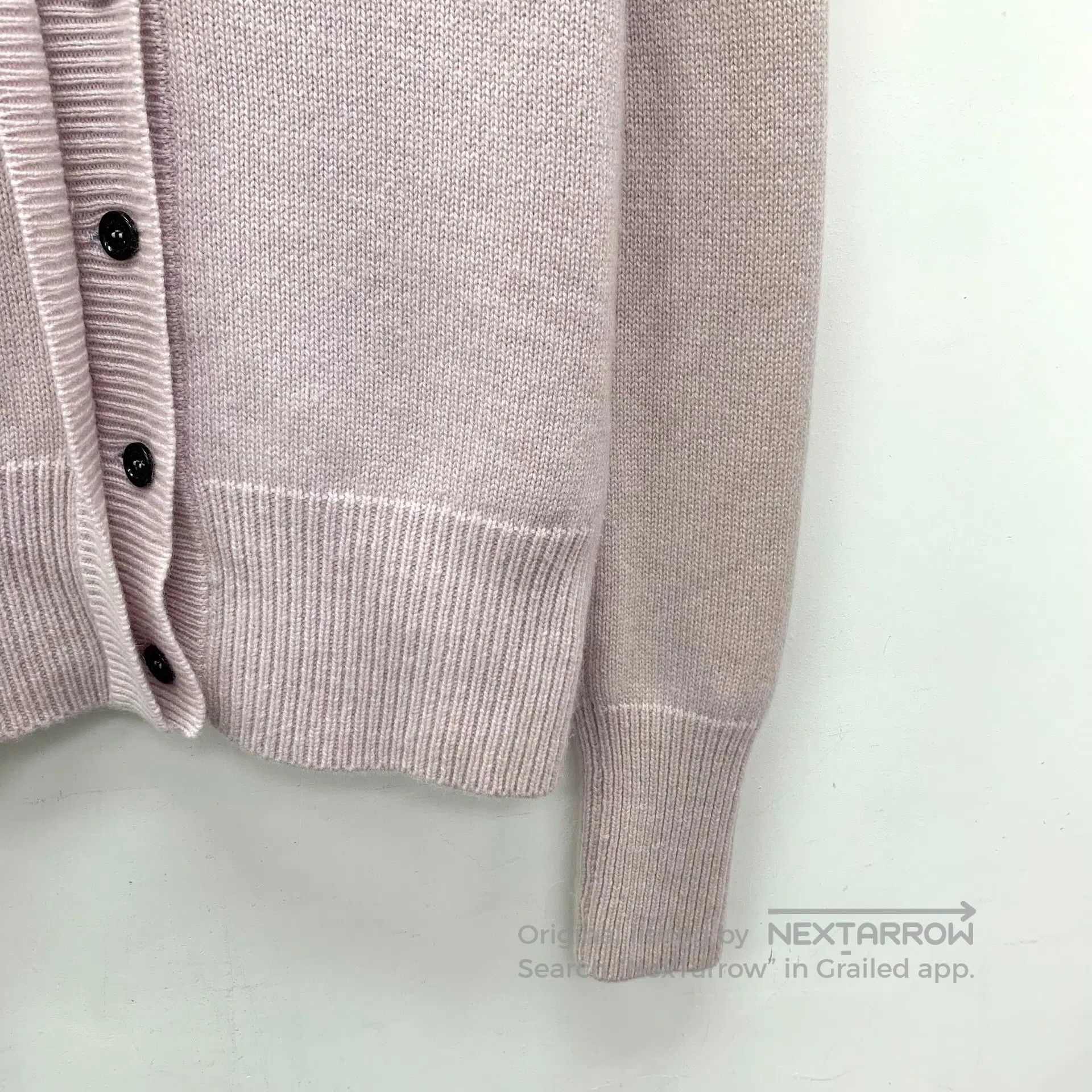 Burberry Burberry Pink cashmere V-neck single-breasted long-sleeved Size M / US 6-8 / IT 42-44 - 4 Thumbnail