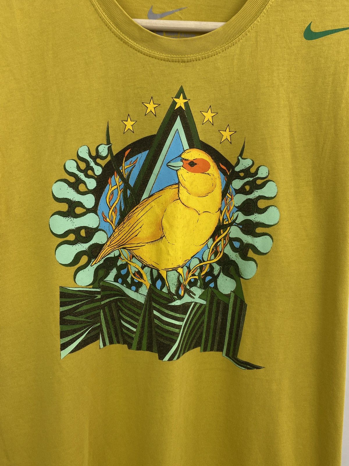 Nike 🇧🇷 Nike Brazil Bird Soccer T-Shirt Rare Retro Hype Y2K Size US L / EU 52-54 / 3 - 4 Thumbnail