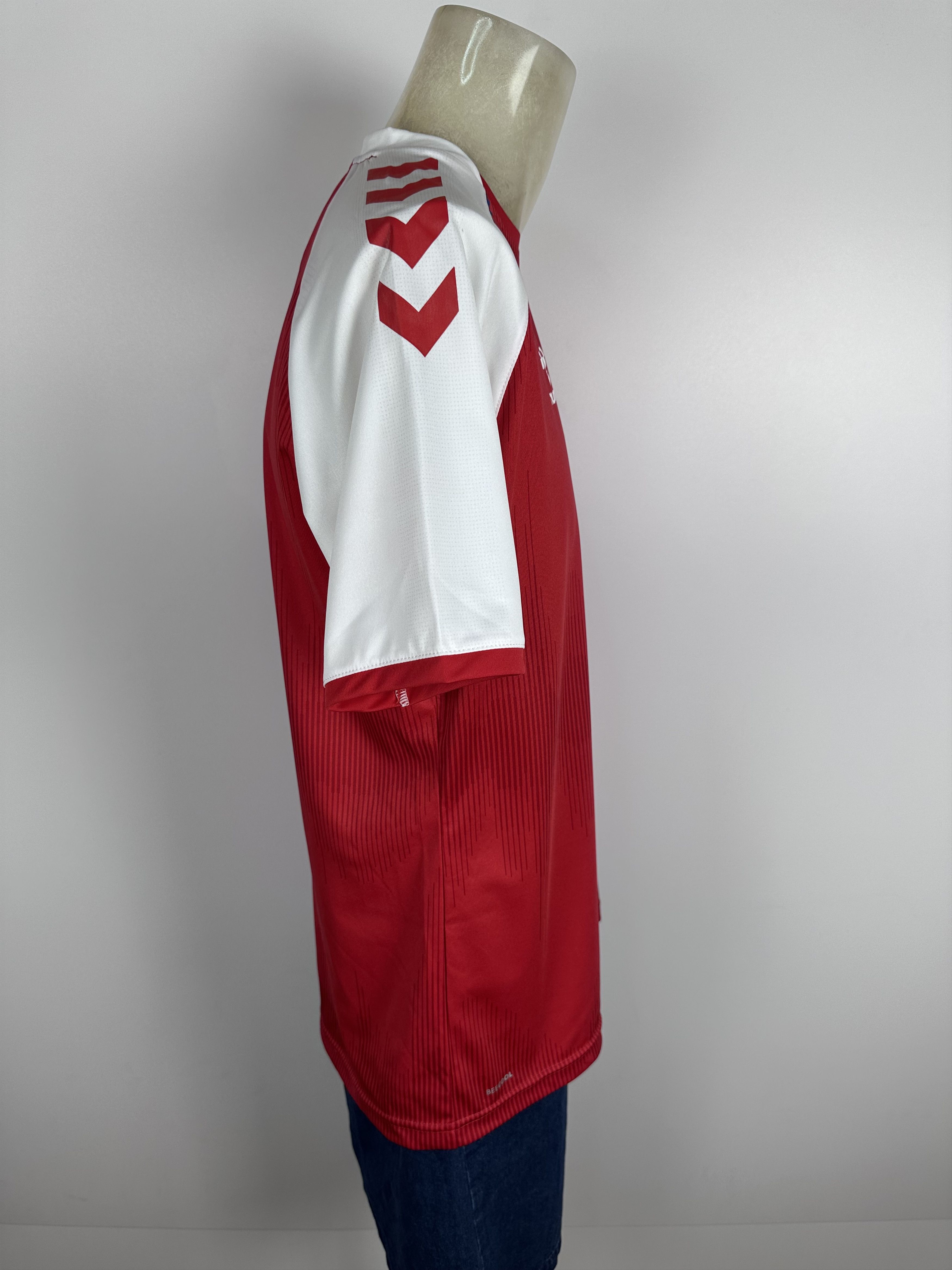 Hummel DENMARK 2021 2022 FOOTBALL SHIRT SOCCER JERSEY #8 DELANEY Size US XL / EU 56 / 4 - 2 Thumbnail