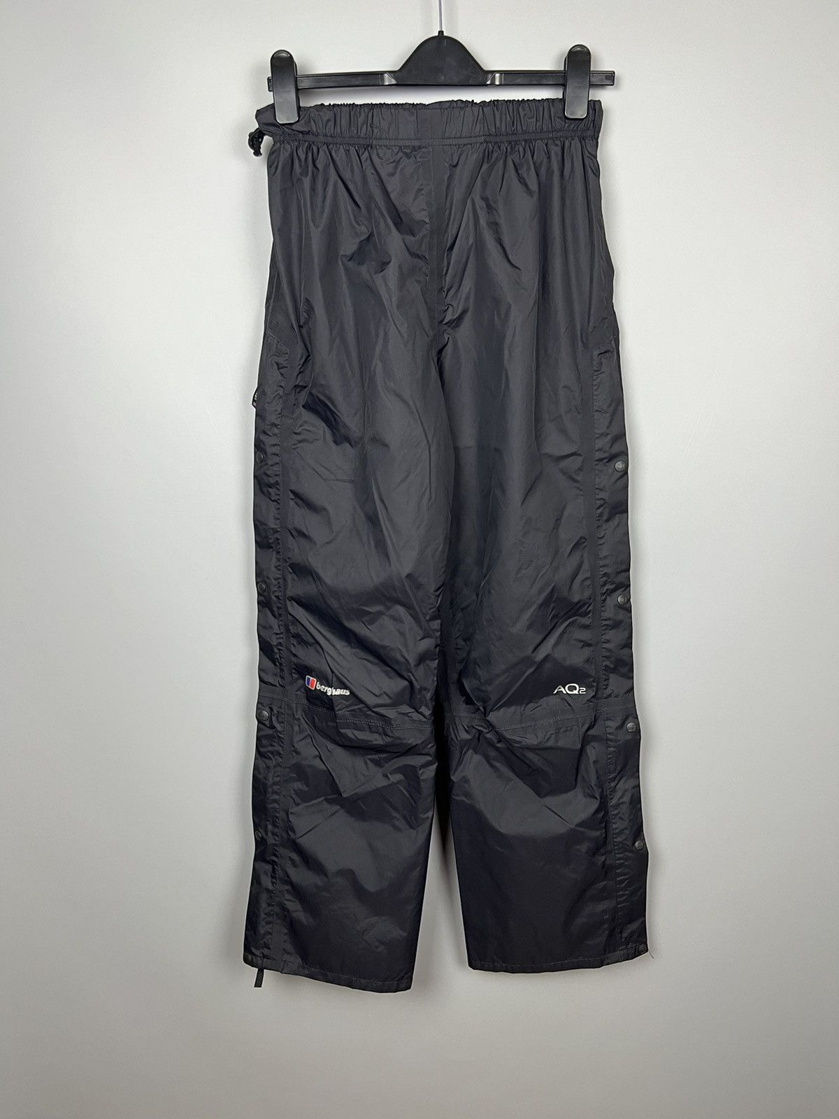 Vintage Berghaus AQ2 women's hiking pants on a membrane Size 29" - 1 Thumbnail
