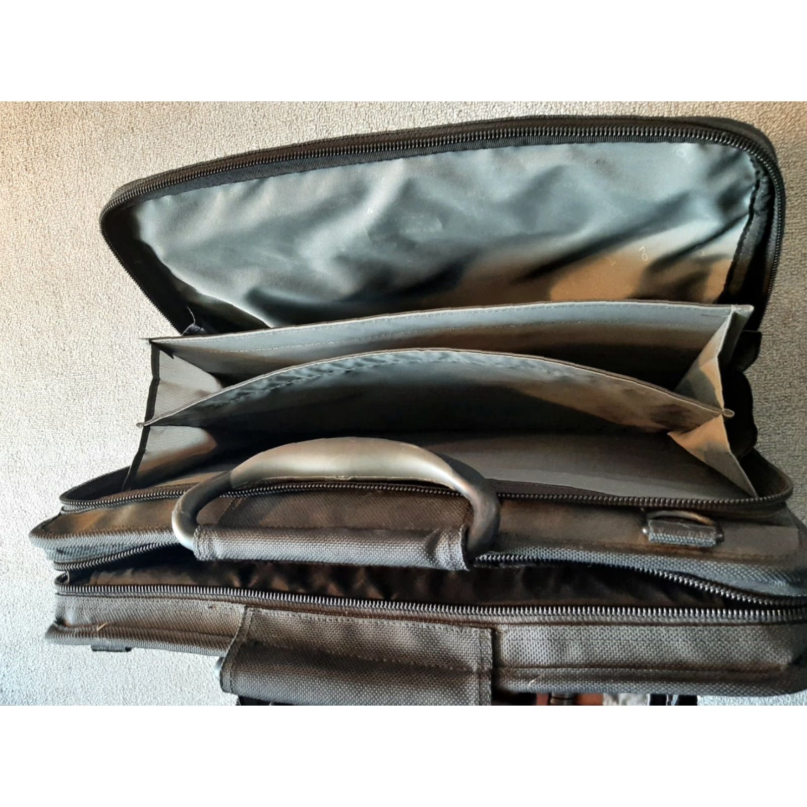Vintage VINTAGE PORT Briefcase Messenger Laptop Shoulder bag Black Canvas 16x12x6 Mens Bag Computer Front Zip Business Size ONE SIZE - 4 Thumbnail
