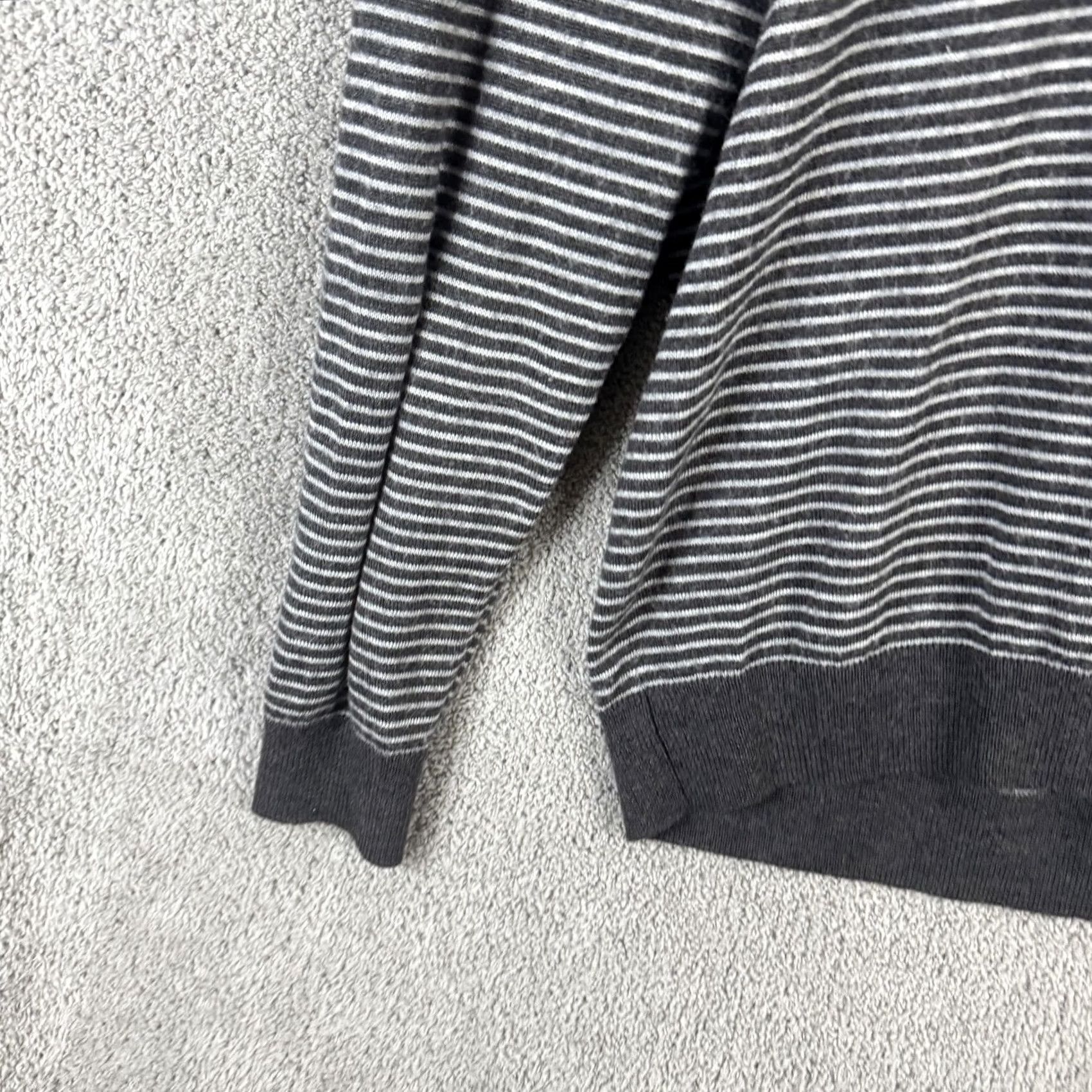 Club Room Club Room Sweater Mens Medium Gray Striped V Neck Merino Wool Acrylic Pullover Size US M / EU 48-50 / 2 - 2 Thumbnail