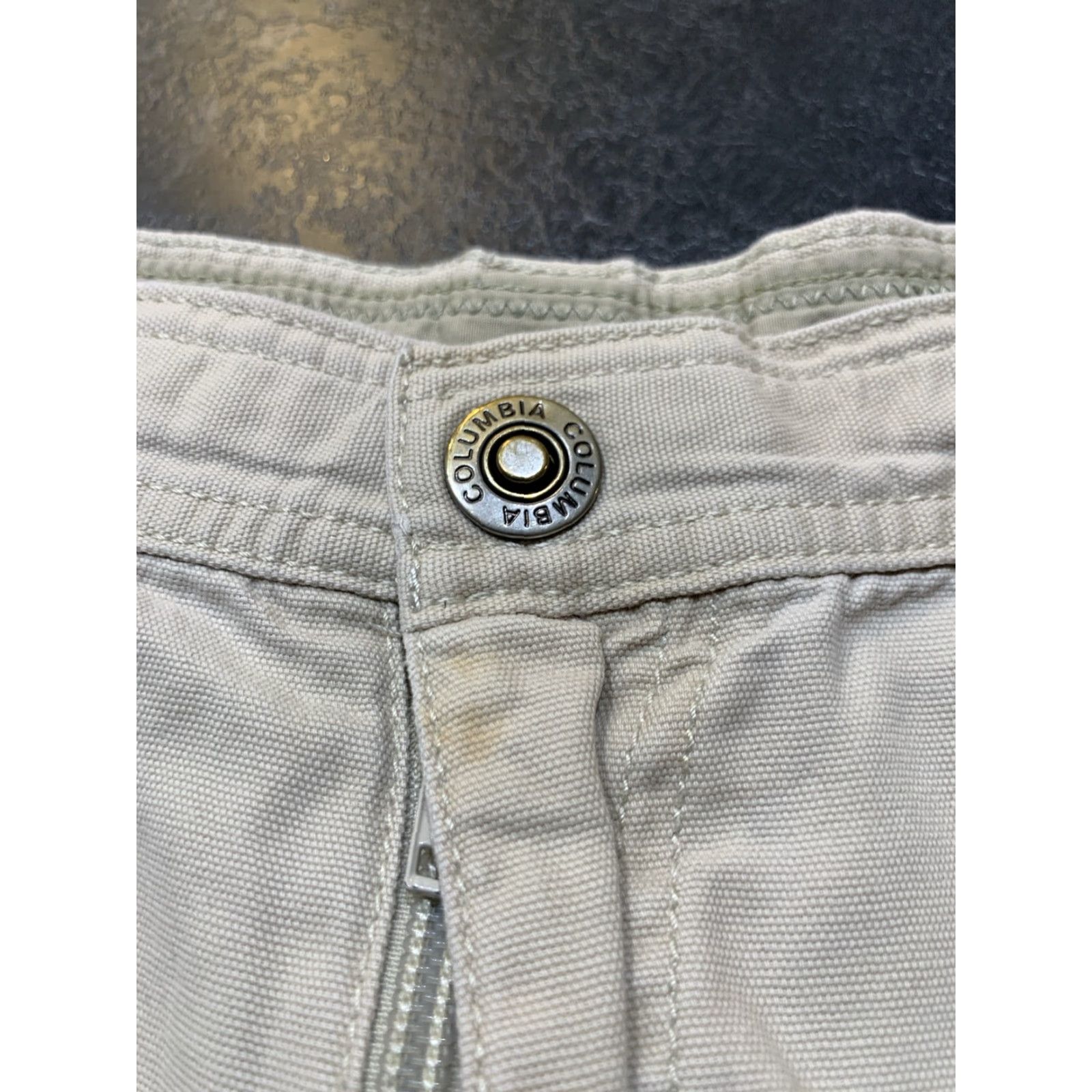 Vintage Columbia Cargo Shorts Men's 34 Khaki Outdoor Casual 5-Pocket Regular Fit Size US 34 / EU 50 - 3 Thumbnail