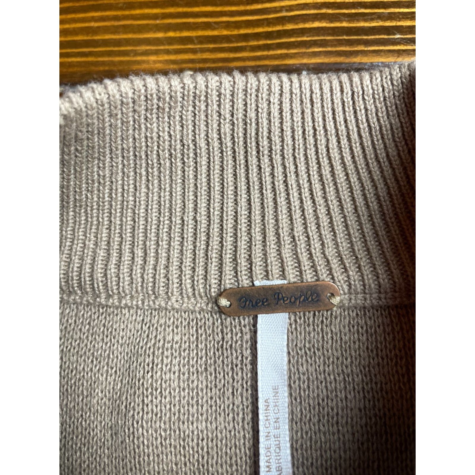 Free People VINTAGE Free People Sweater Women’s Size Medium Tan Green Striped Mock Neck Long Sleeve Size M / US 6-8 / IT 42-44 - 3 Thumbnail