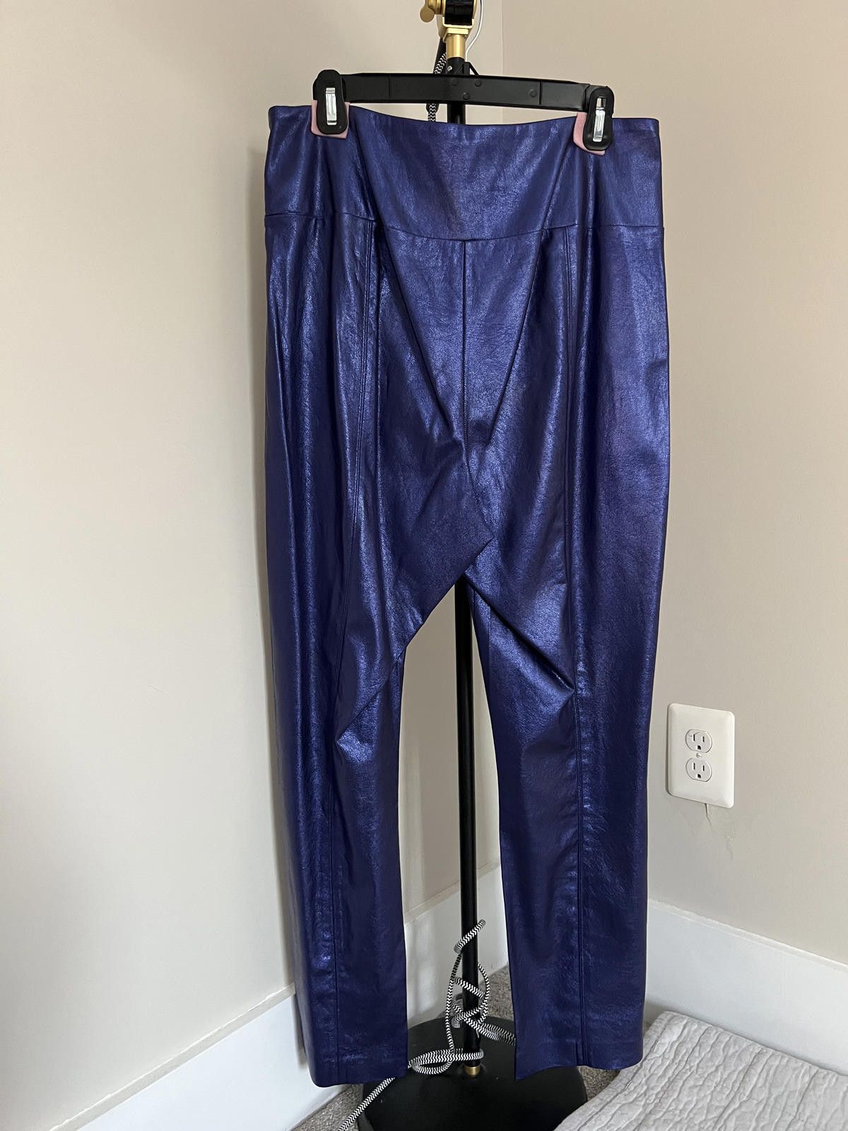 Bcbgmaxazria BCBGMAXAZRIA Metallic Blue Coated Leggings Size 36" / US 14 / IT 50 - 3 Thumbnail