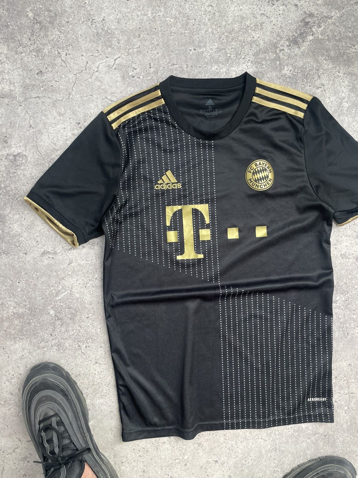 Adidas FC Bayern Munich 2021 2022 away soccer shirt jersey kit Size US S / EU 44-46 / 1 - 3 Thumbnail