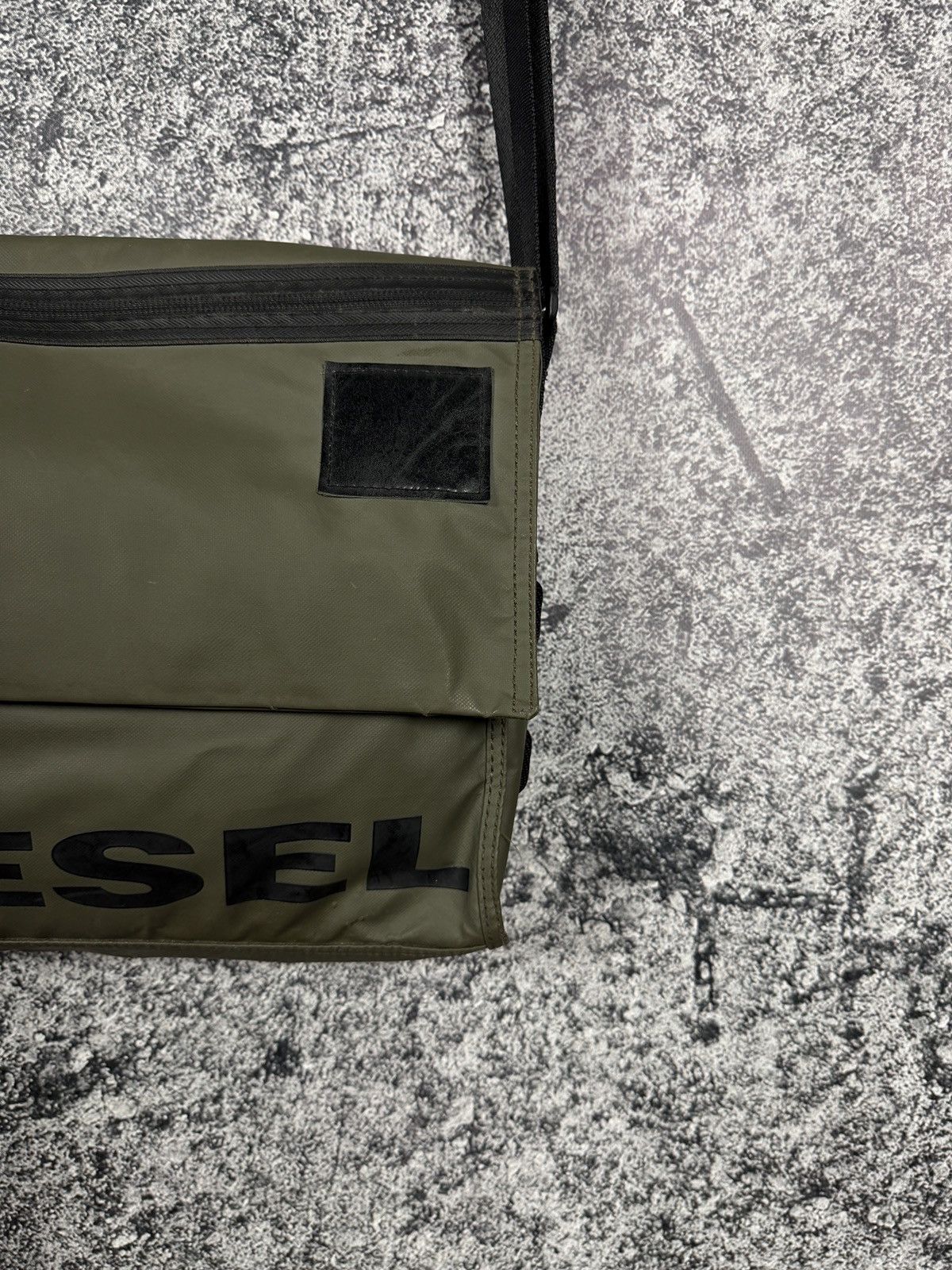 Diesel Vintage Diesel Messenger Bag Crossbody Y2K Streetwear Size ONE SIZE - 4 Thumbnail