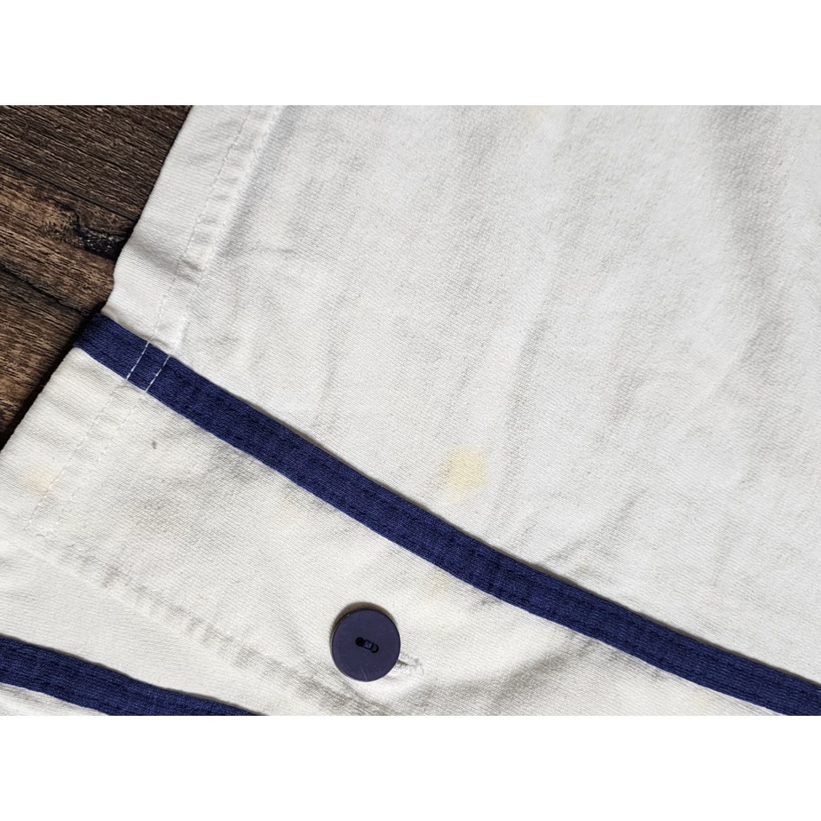 Vintage VINTAGE Imagine No Boundaries Shirt Womens 3XL White Cropped V-Neck Button-Up 3XL Adult Womens All Seasons 90s Theme, Tribal, Basic Size 3XL / US 20-22 - 5 Thumbnail