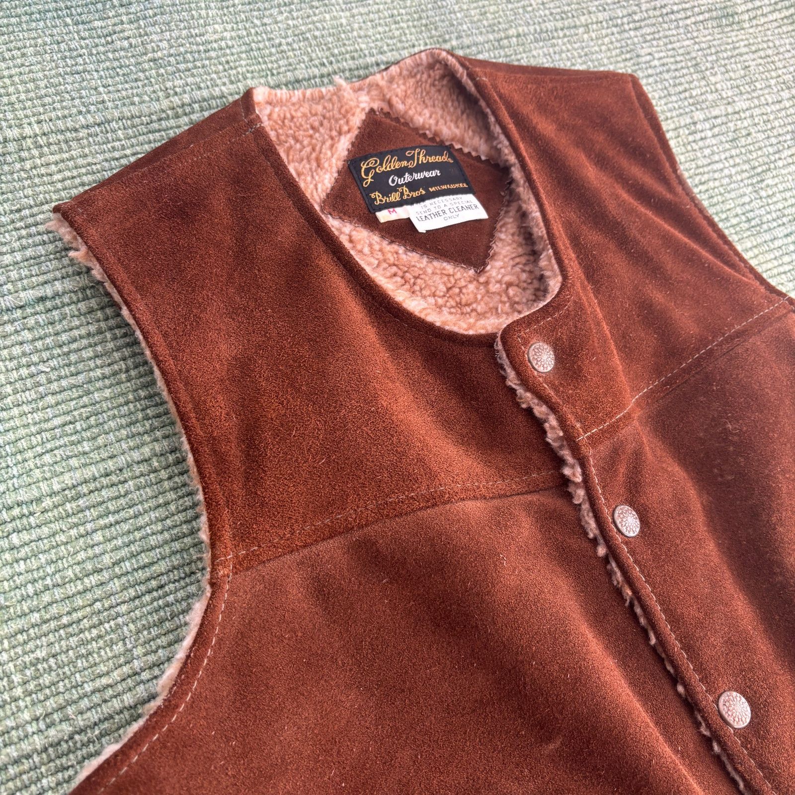 Vintage 1970s vintage suede leather vest golden thread brand size m Size US M / EU 48-50 / 2 - 4 Thumbnail