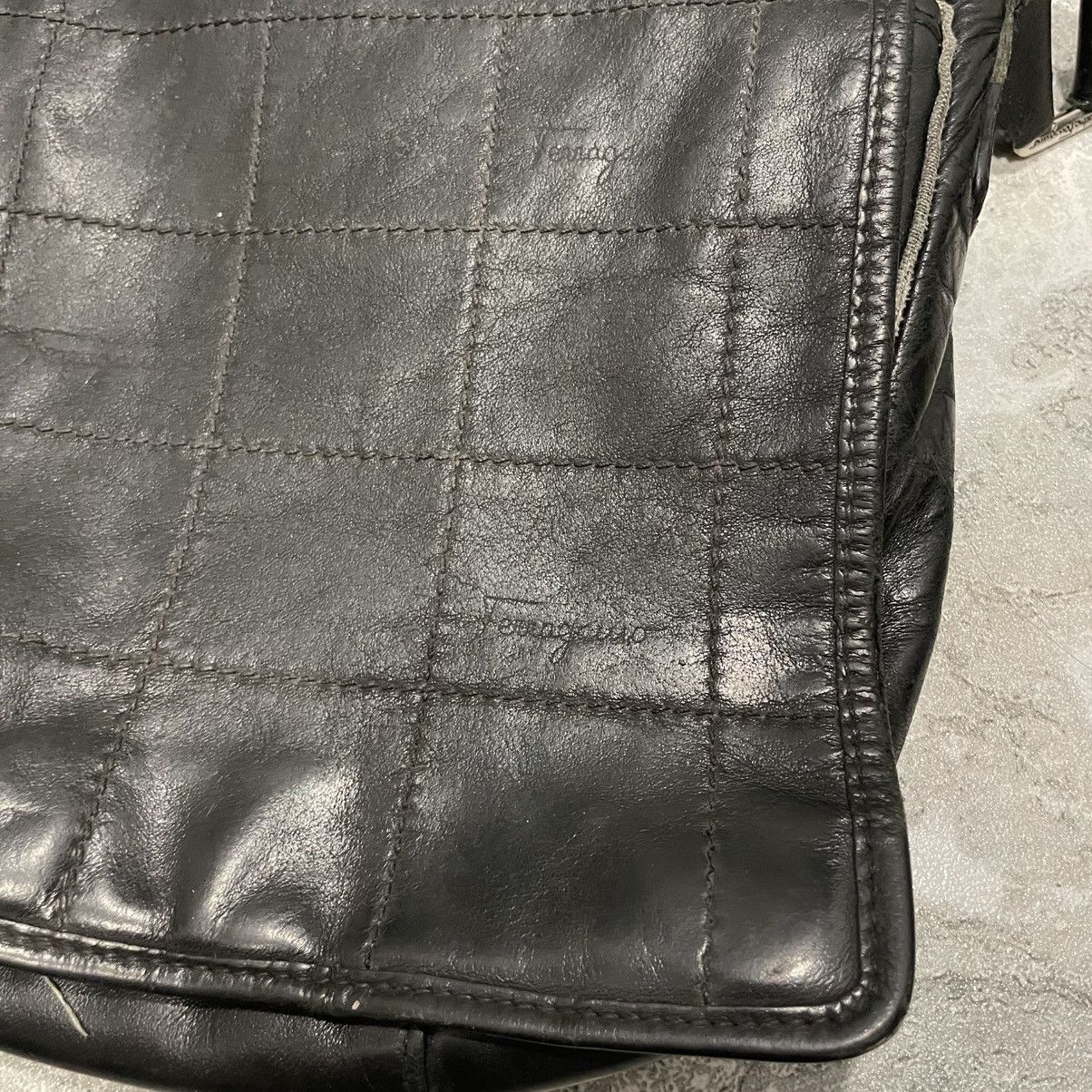 Vintage SALVATORE FERRAGAMO BUCKET EMBOSSED BAGPACK bag sling old Size ONE SIZE - 5 Thumbnail