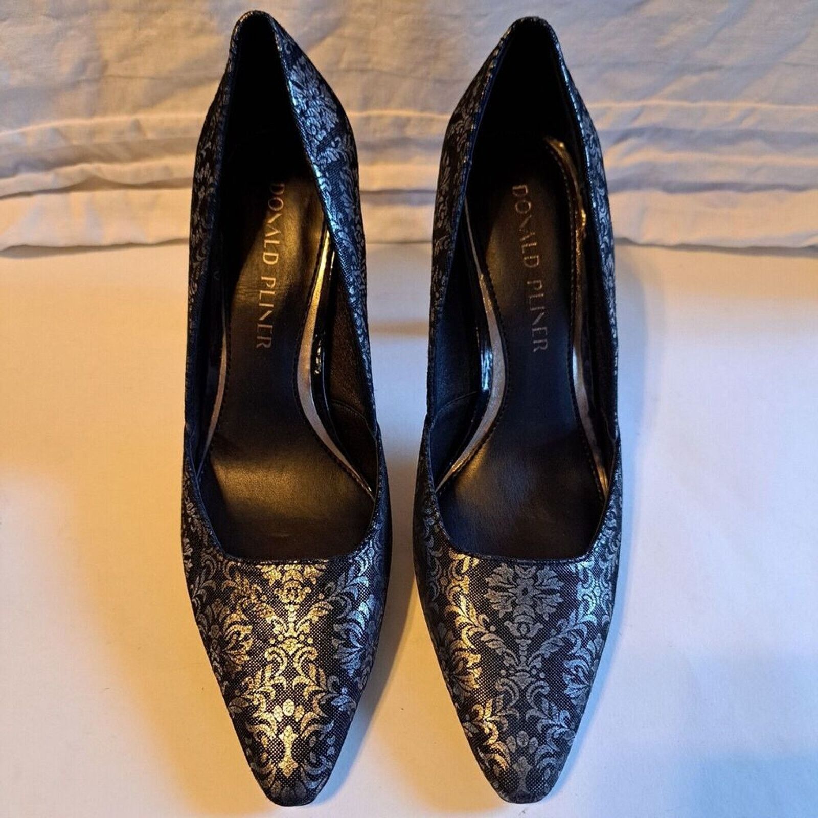 Donald Pliner Donald Pliner Pola Brocade Slip-On Metallic Heels 7.5M New! Size US 7.5 / IT 37.5 - 2 Thumbnail