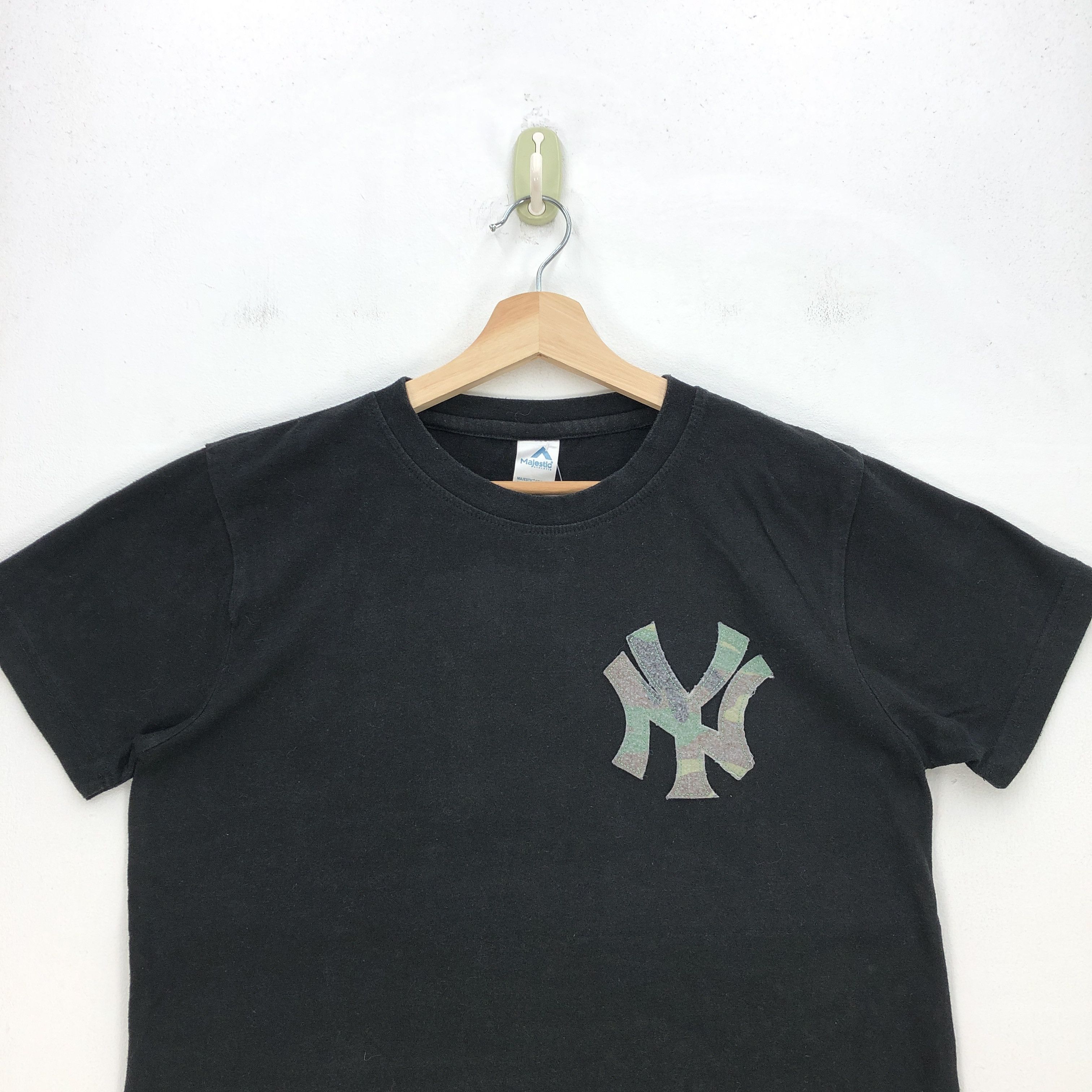 Majestic Vintage Majestic T Shirt MLB NBA New York Yankees Tees Size US L / EU 52-54 / 3 - 2 Thumbnail