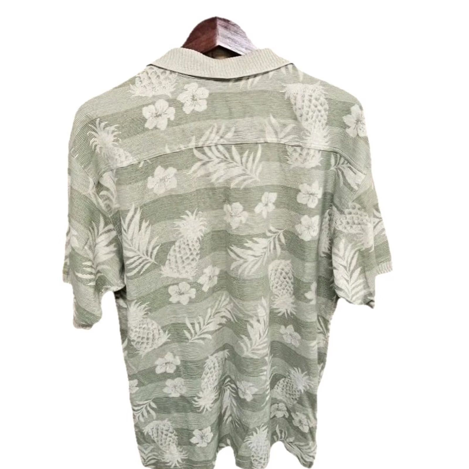 Tommy Bahama Tommy Bahama Shirt Tropical Pineapple Palm Leaves Green Medium Short Sleeve Button-Up Collared Knit Cotton Size US M / EU 48-50 / 2 - 7 Thumbnail