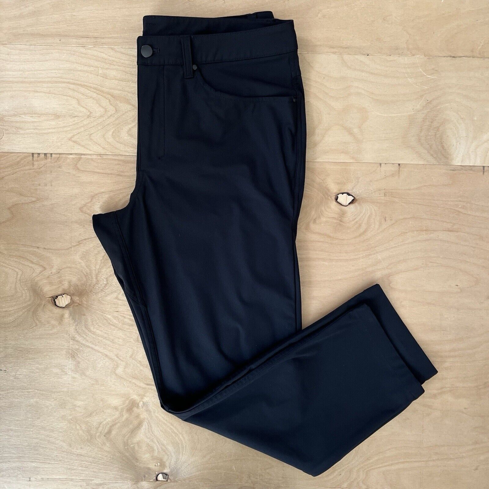 Lululemon Lululemon ABC Pants 34 Black Athleisure Casual Workwear Size US 34 / EU 50 - 2 Thumbnail