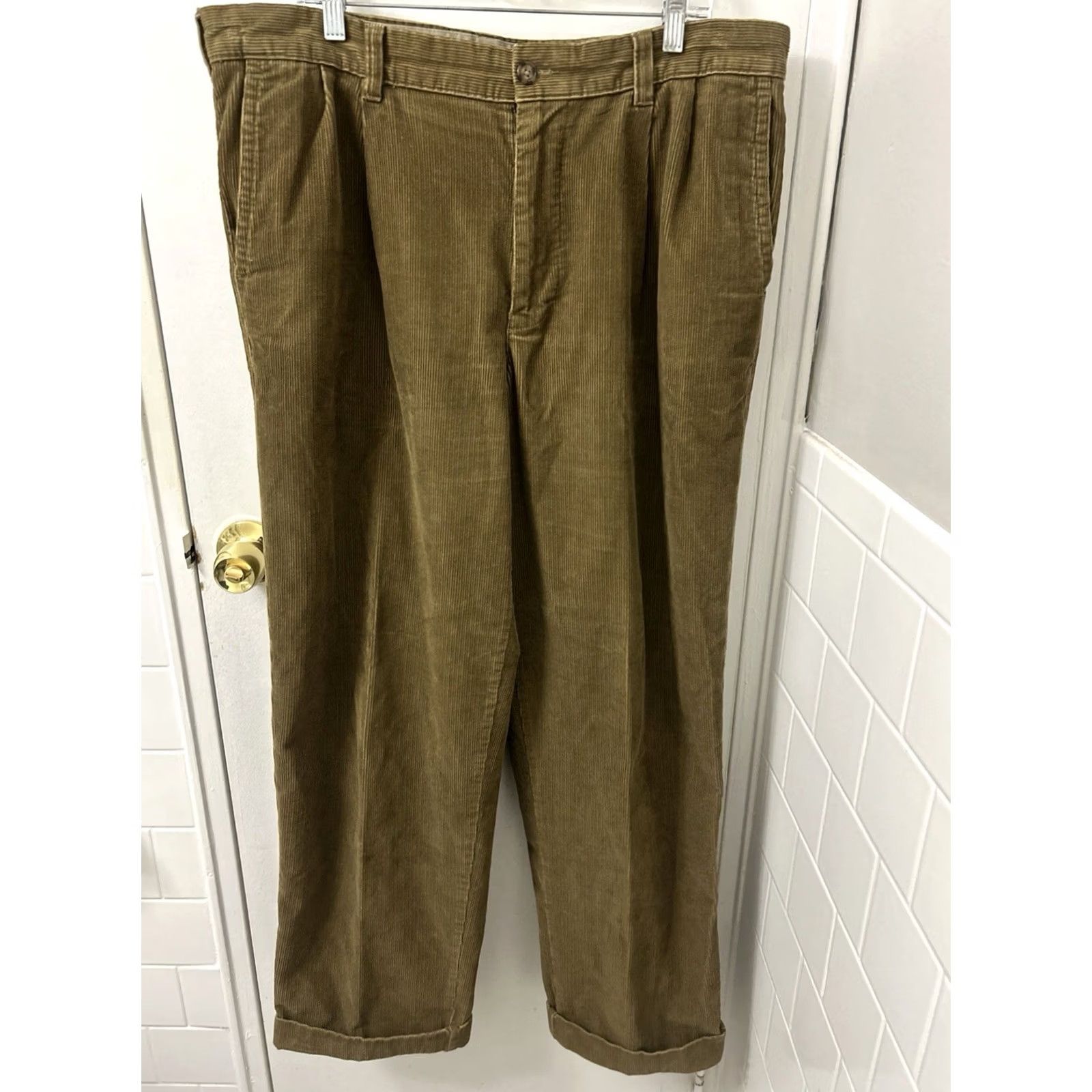 Vintage LL Bean Double L Corduroy Pants Mens 38x32 Brown Pleated Cuffed Natural Fit Size US 38 / EU 54 - 2 Thumbnail