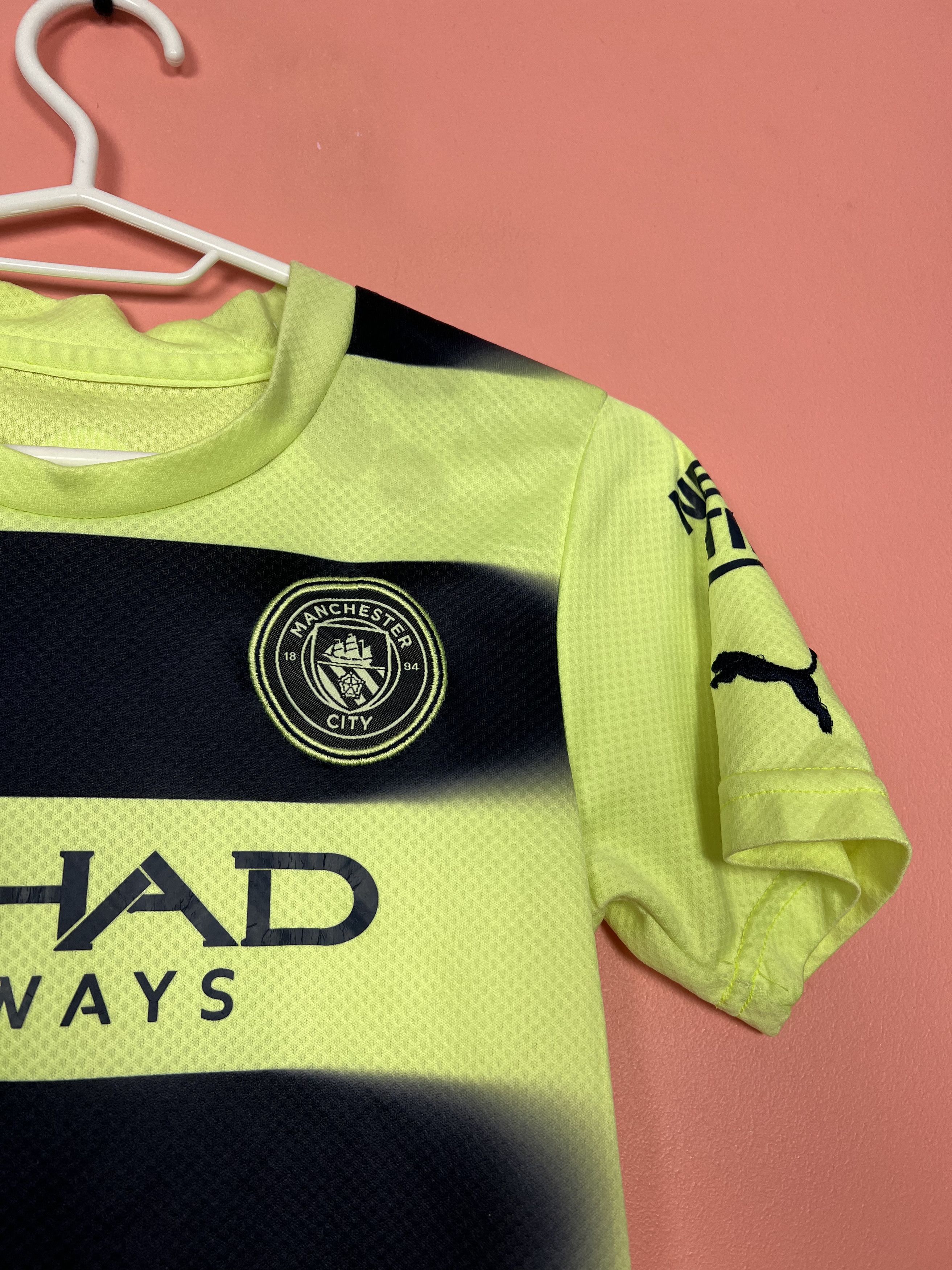 Puma puma Manchester city Kids teen HAALAND soccer jersey Size US M / EU 48-50 / 2 - 8 Thumbnail