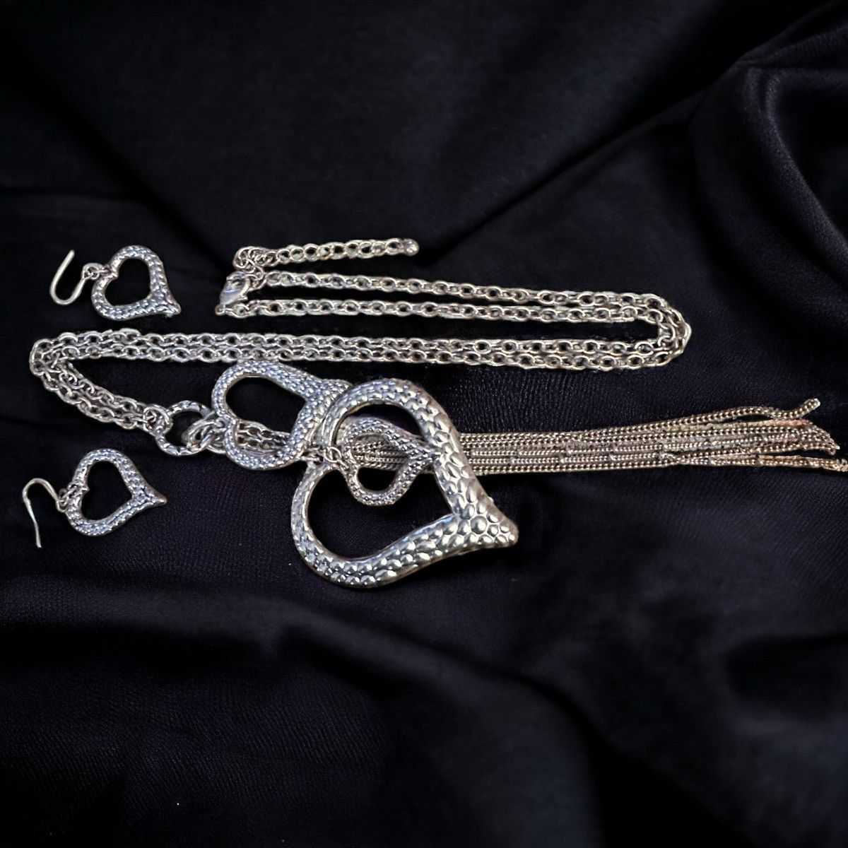 Other Long silver tone dangling heart tassel necklace and earring Size ONE SIZE - 3 Thumbnail