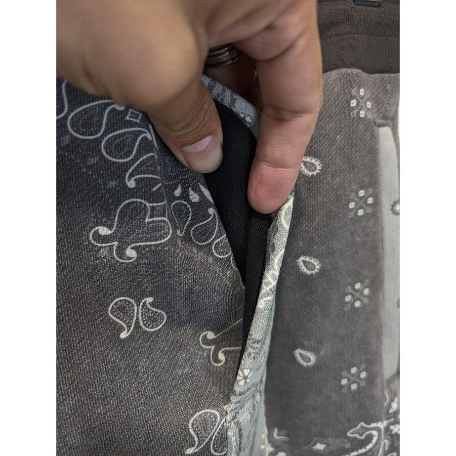 Amiri o1rshd1 Bandana Reconstruct Sweatpants & Joggers Black /Gray Size US 28 / EU 44 - 10 Thumbnail
