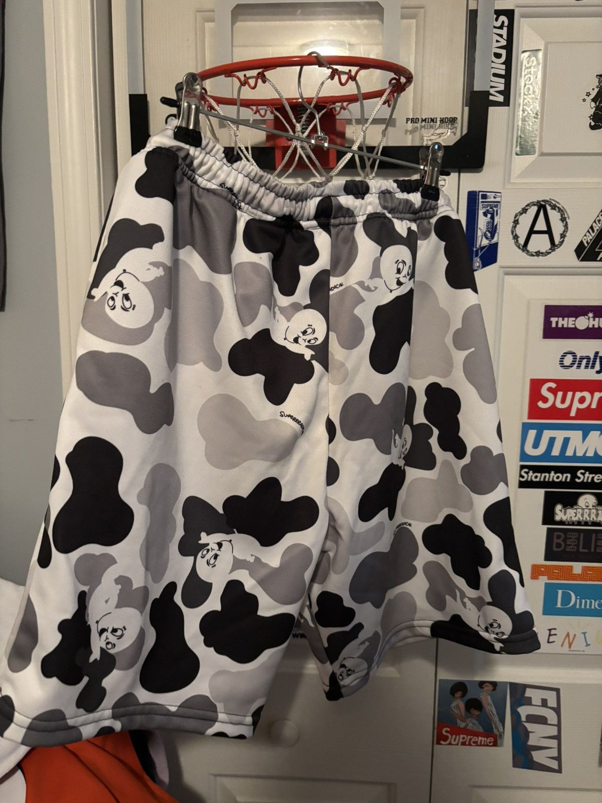 Superrradical Superrradical Casper Shorts Medium Size US 32 / EU 48 - 2 Thumbnail
