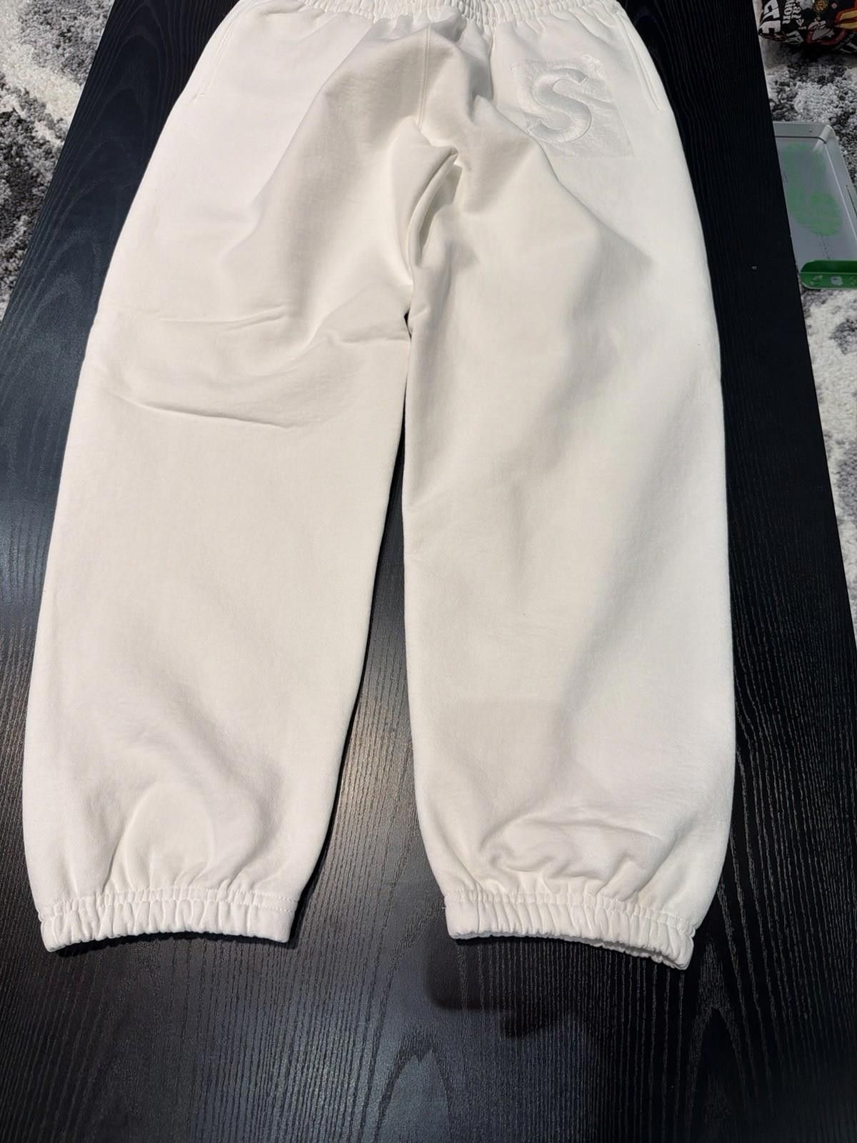 Supreme Supreme S Logo Sweatpants White (SS25) Brand New Size Large Size US 34 / EU 50 - 4 Thumbnail