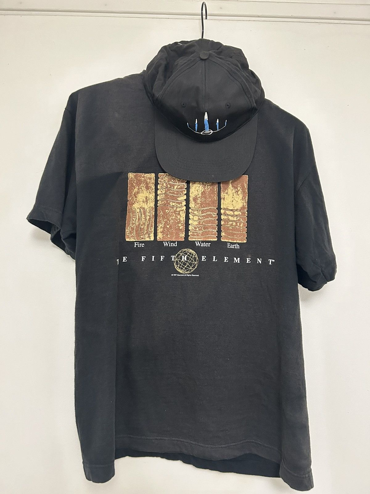 Hanes × Vintage Hat + Tshirt Vintage Original The Fifth Element 1997 Size US L / EU 52-54 / 3 - 1 Thumbnail