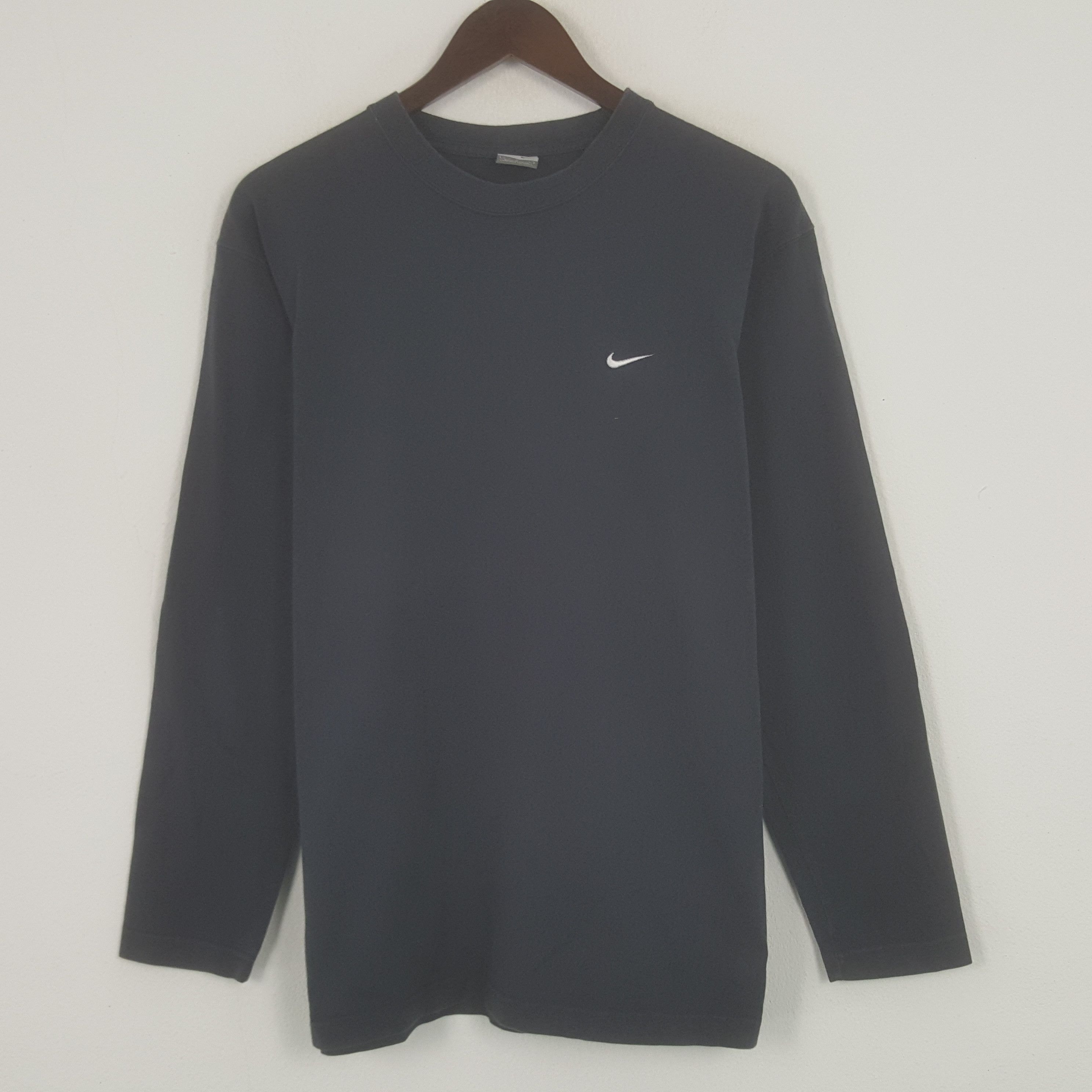 Nike × Vintage Vintage Nike Embroidery Swoosh Logo Tshirt Size US M / EU 48-50 / 2 - 1 Thumbnail