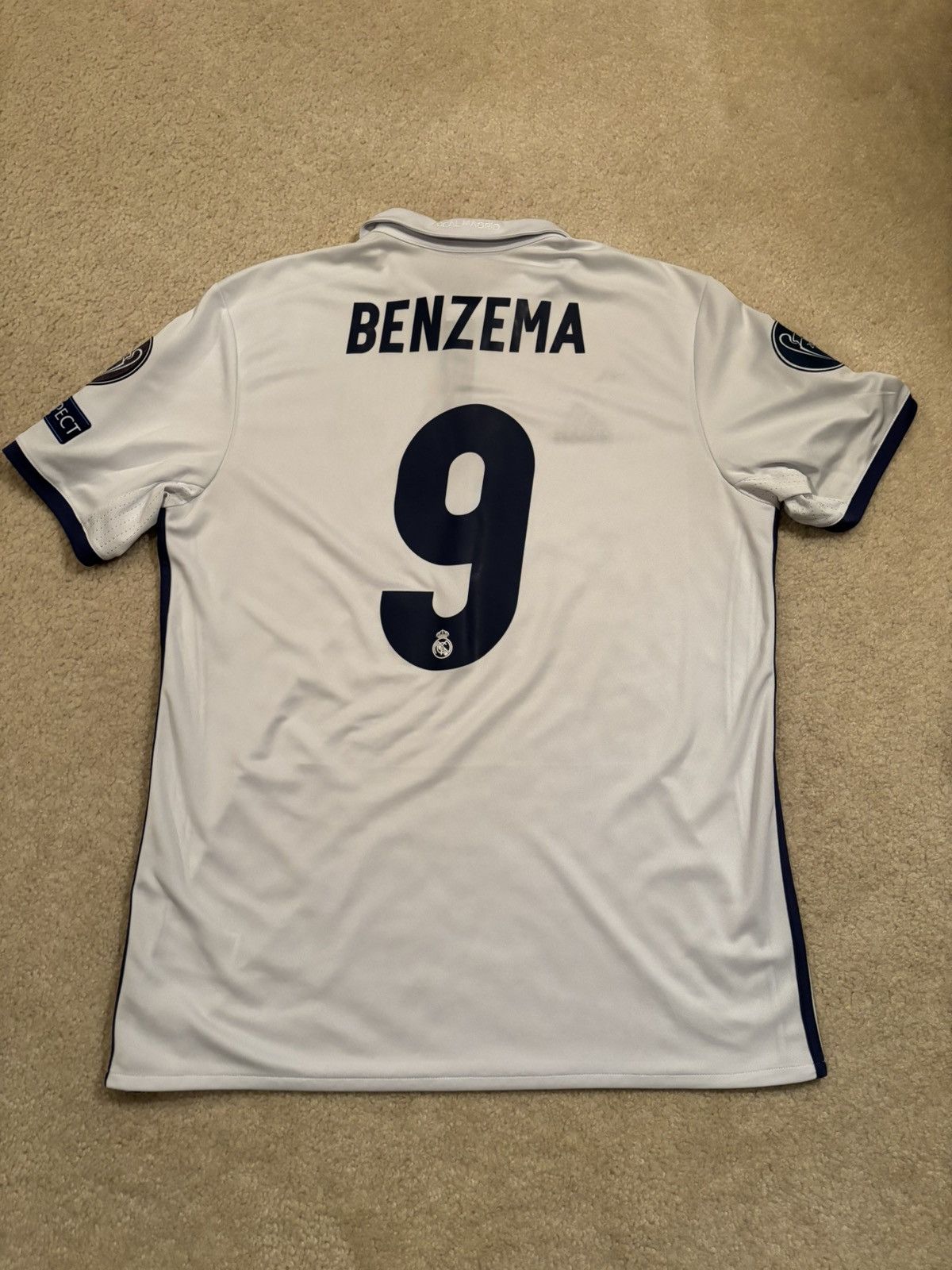 Adidas Real Madrid 2016/17 Benzema Home Jersey Size US L / EU 52-54 / 3 - 8 Thumbnail