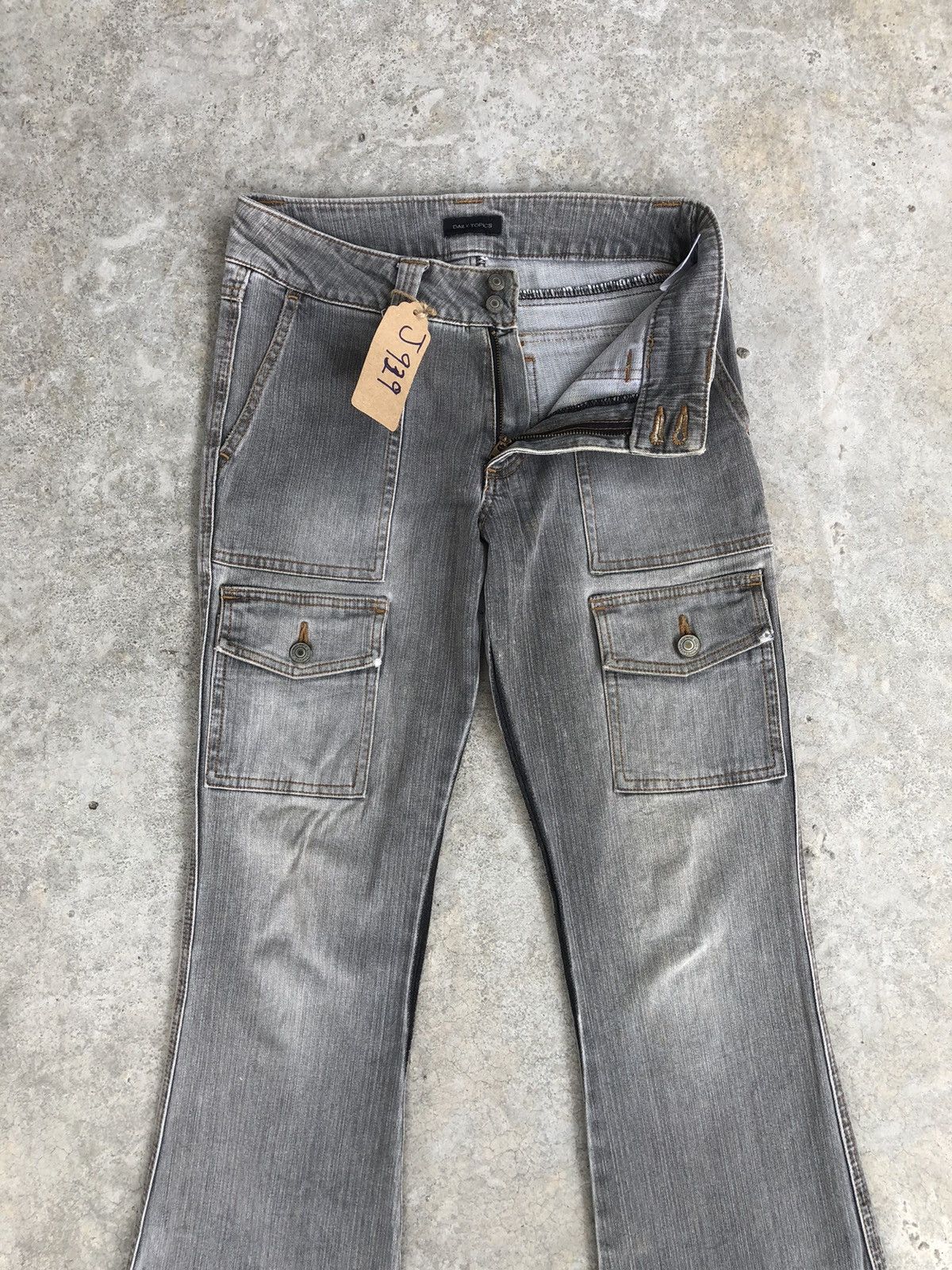 If Six Was Nine Japanese Daily Topics Flared Jeans Cargo Pants Size US 29 - 3 Thumbnail