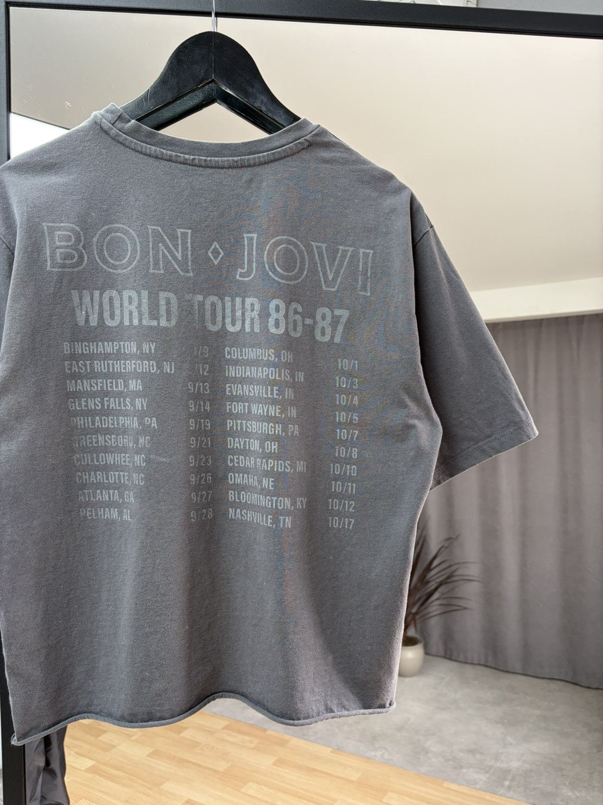 Band Tees Bon Jovi 1986–87 World Tour Tee Vintage Fade Rock Band Shirt Size US S / EU 44-46 / 1 - 12 Thumbnail