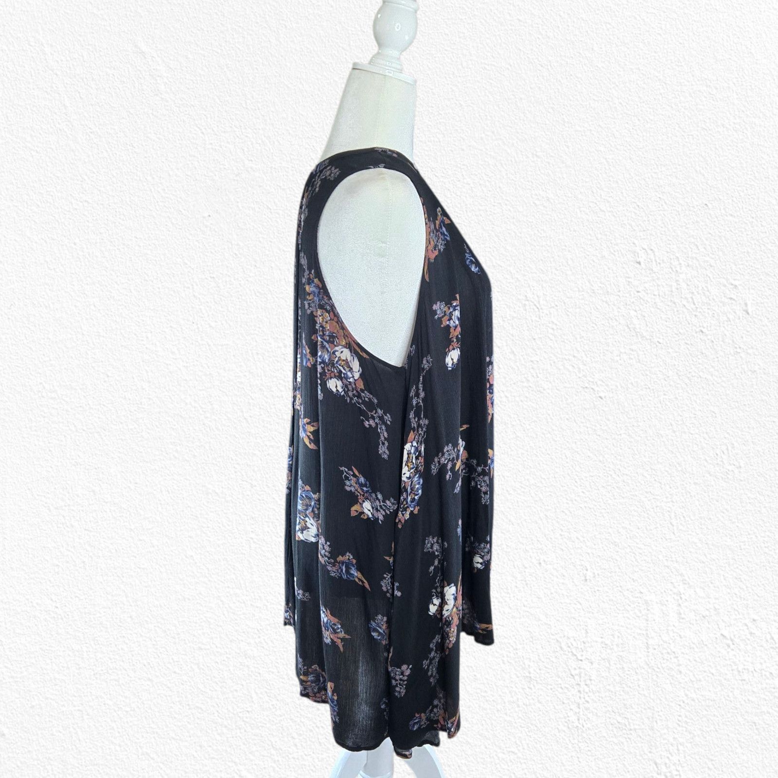 Free People Free People Black Floral Trapeze Tunic Swing Blouse Size XS Size XS / US 0-2 / IT 36-38 - 3 Thumbnail