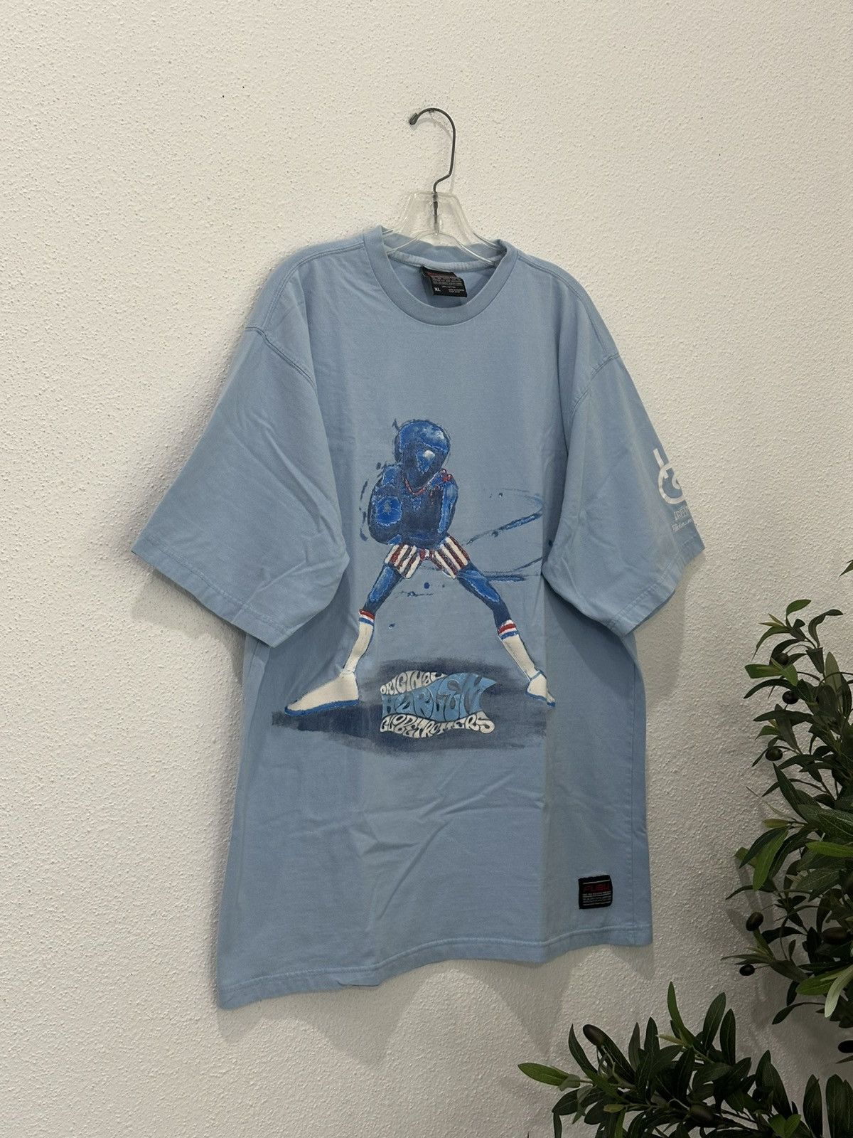 Fubu Vintage Y2K FUBU Harlem Globetrotters Graphic Tee Size XL Size US XL / EU 56 / 4 - 3 Thumbnail
