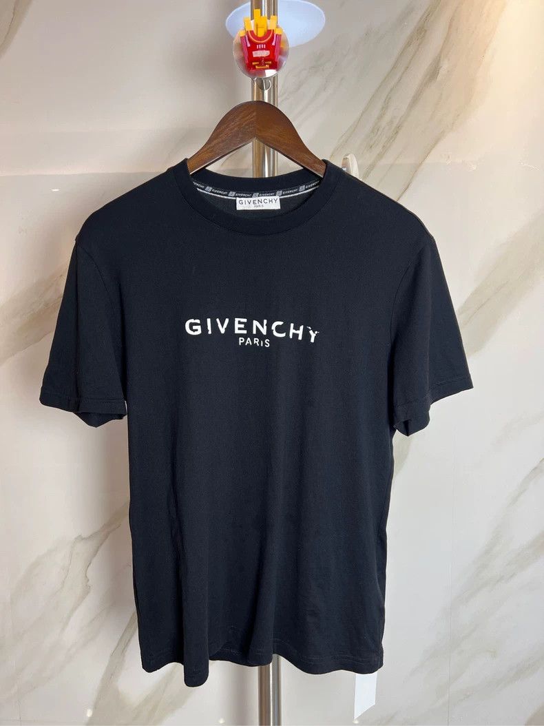 Givenchy Givenchy Printed Destroyed Font Logo Short Sleeve / Black Size US M / EU 48-50 / 2 - 1 Thumbnail