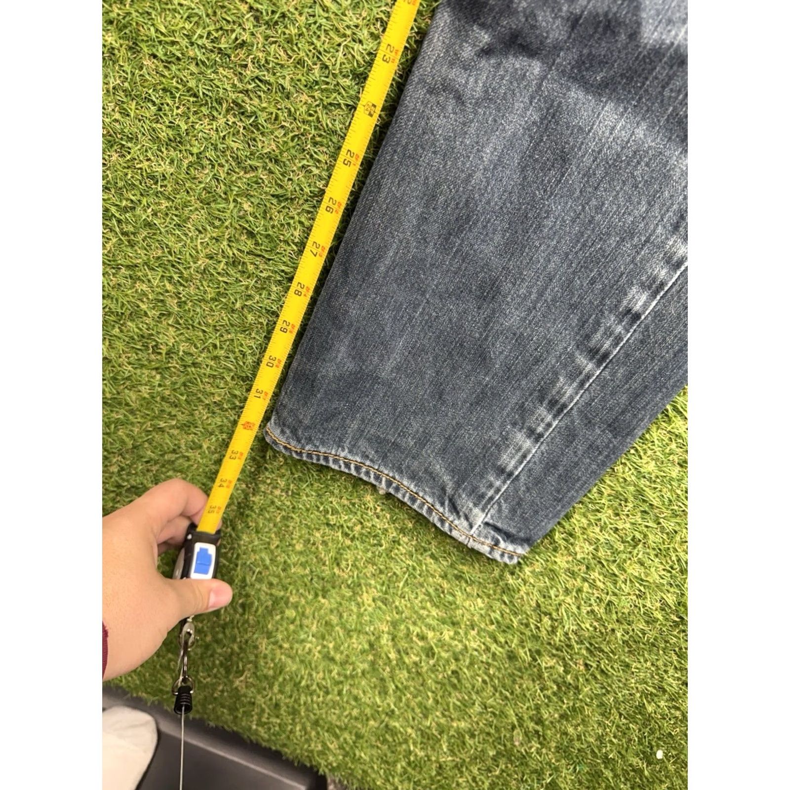 Levi's VINTAGE Levi's 501 Jeans Mens 34x34 Straight Button Fly Denim Dark Wash Blue Cotton 2000s 90s American Classic Mens Size US 34 / EU 50 - 5 Thumbnail
