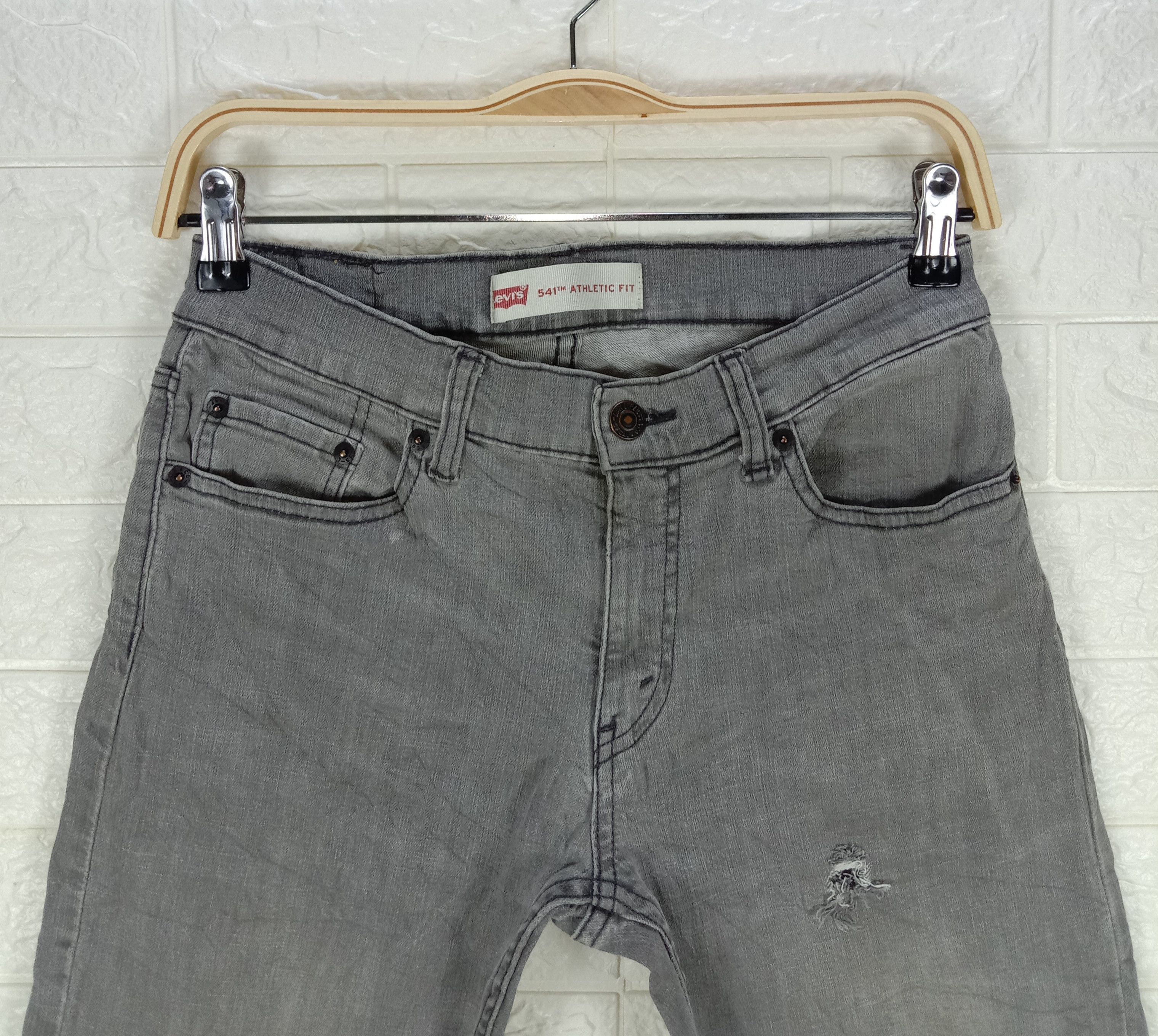 Levi's Vintage Levi's 541 Jeans Athletic Fit Denim Size 27" / US 4 / IT 40 - 2 Thumbnail