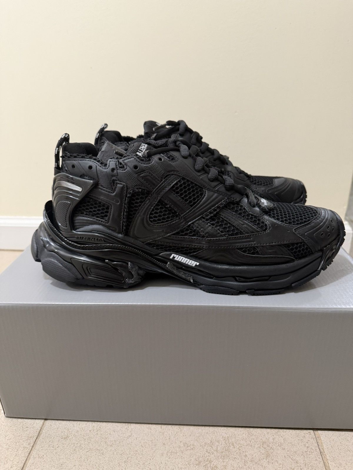 Balenciaga Balenciaga Mesh Runner Sneakers Size 44(11us) Size US 10 / EU 43 - 1 Thumbnail