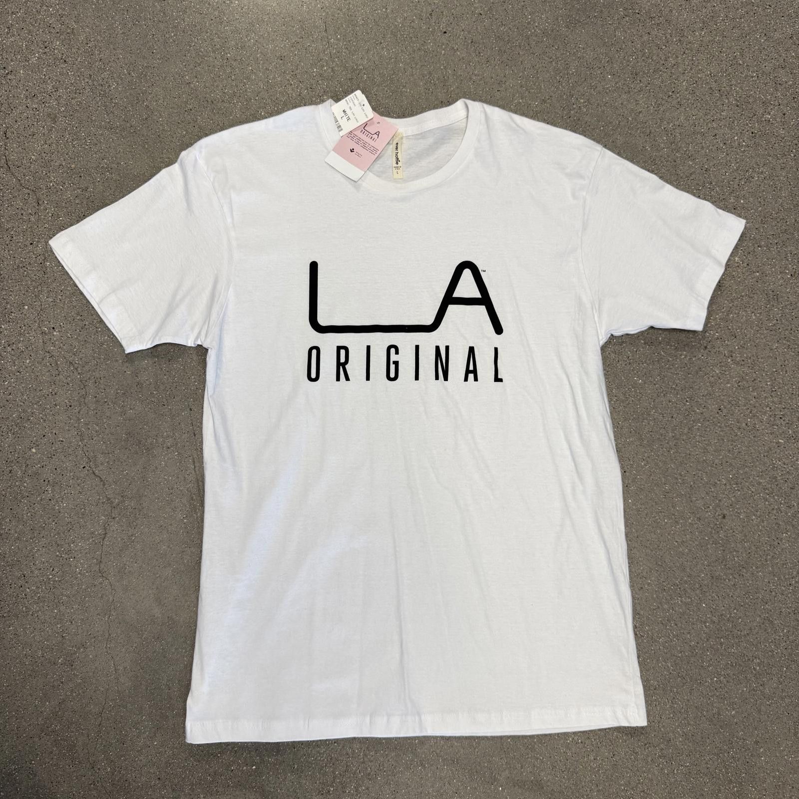 Designer NWT LA Original White Logo Spell-Out Tee Shirt Men's Size L Size US L / EU 52-54 / 3 - 1 Thumbnail