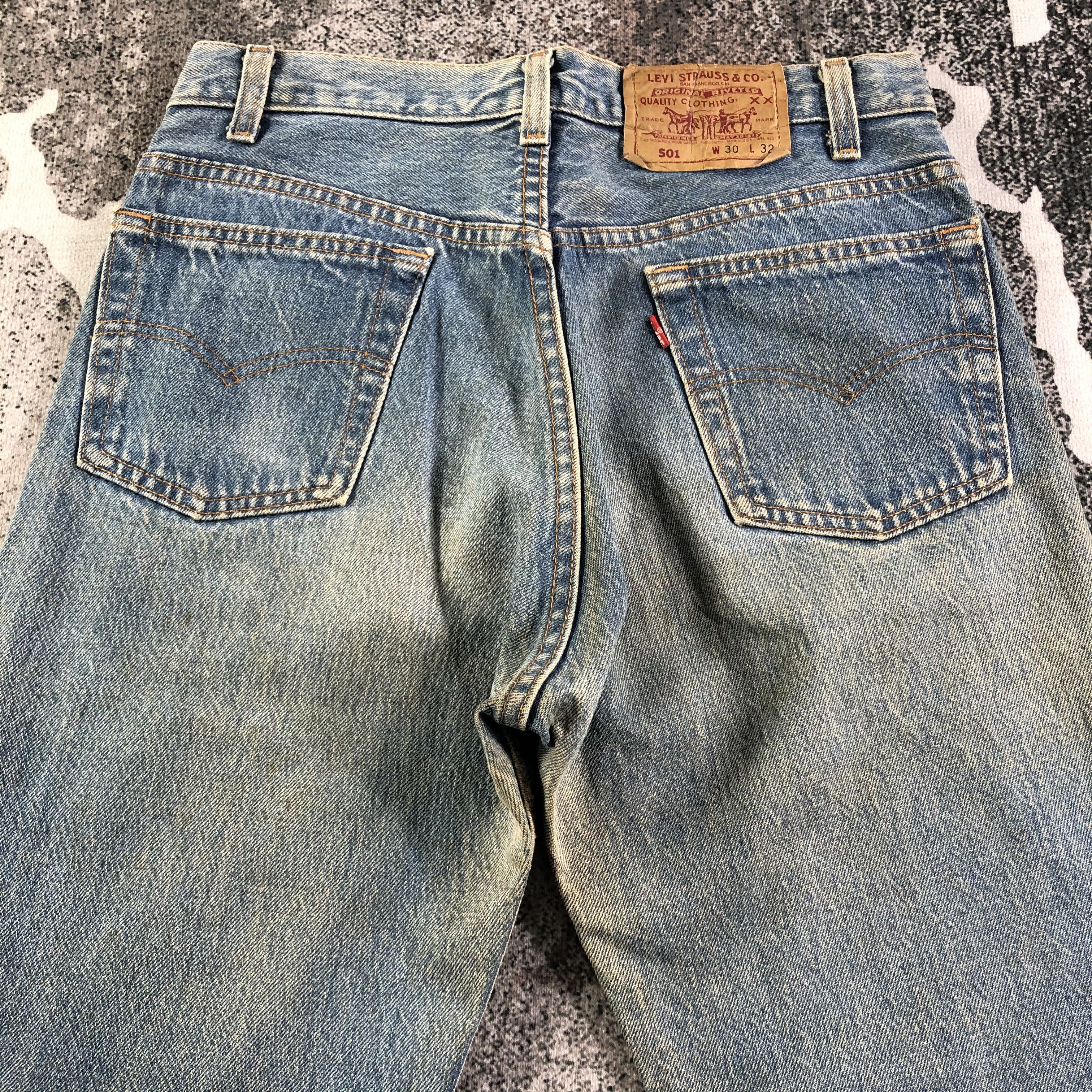 Levi's Vintage 90s Levis 501 Jeans Faded Blue Denim KJ2903 Size US 30 / EU 46 - 4 Thumbnail