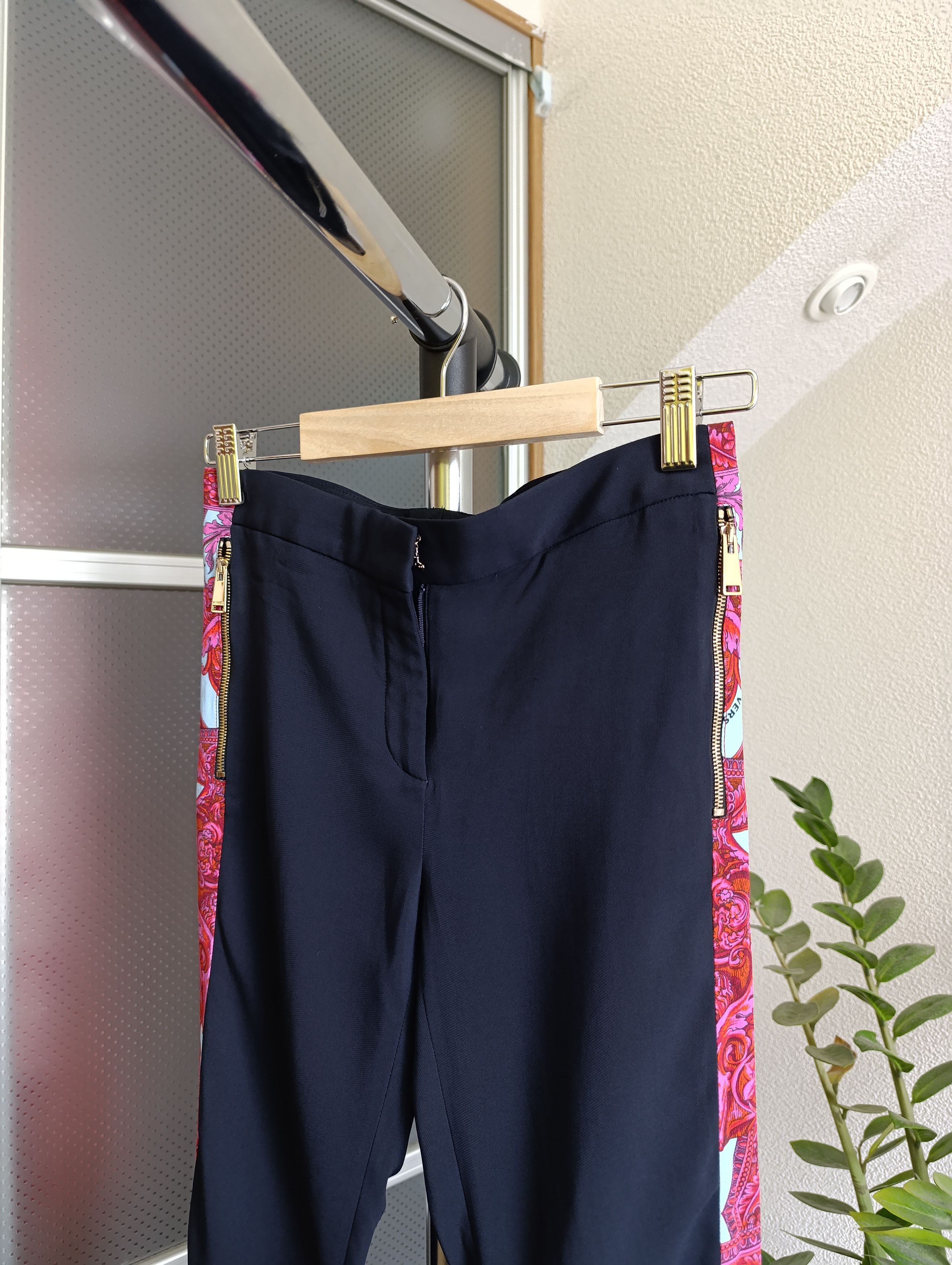 Versace × Versace Jeans Couture GIANNI VERSACE WOMENS Flared VISCOSE PANTS FLORAL PRINT Size 26" / US 2 / IT 38 - 9 Thumbnail