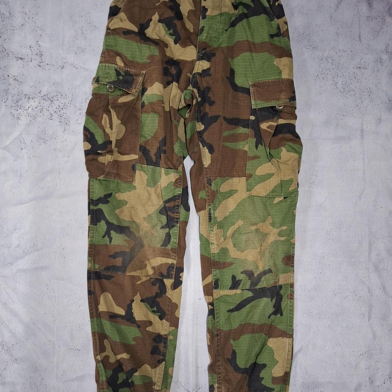 Other Khaki and green camo cargo pants #camopants Size US 27 - 1 Thumbnail