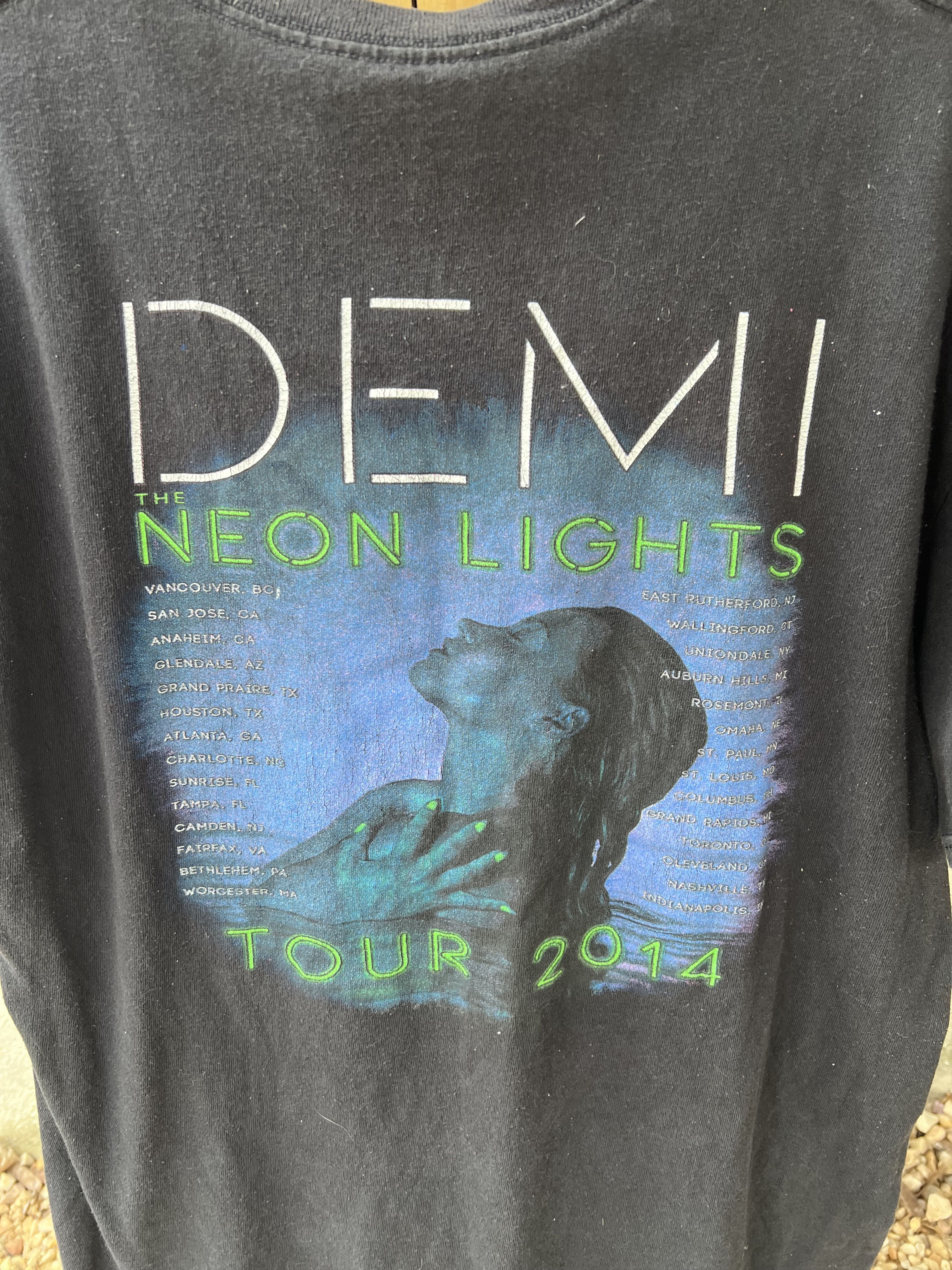 Band Tees 2014 Neon Lights Demi Lovato Tour T-Shirt Size US L / EU 52-54 / 3 - 5 Thumbnail