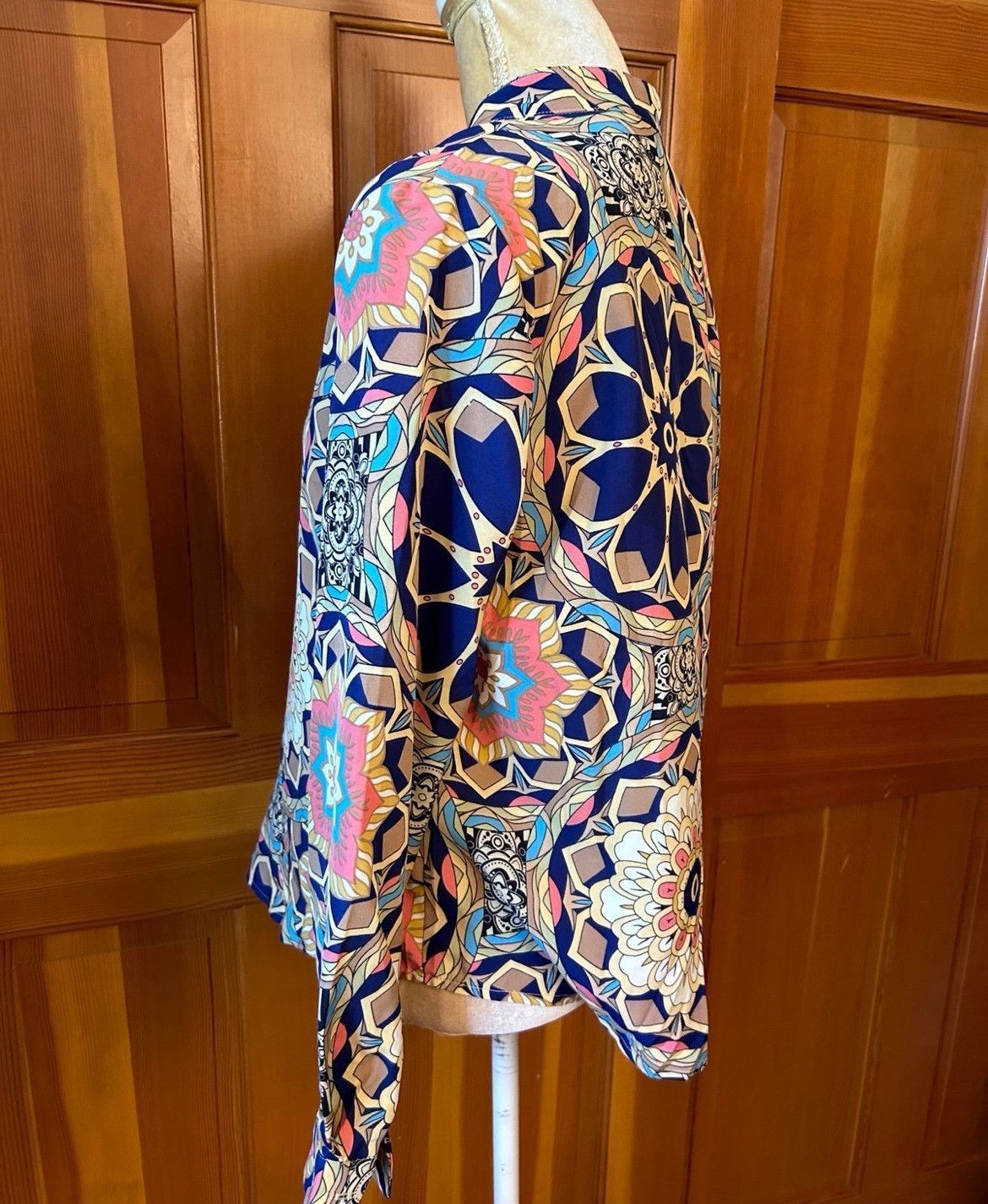 Designer × Other NWT, Lavishly Paris Mandala Print Batwing Sleeve Blouse Size S / US 4 / IT 40 - 11 Thumbnail