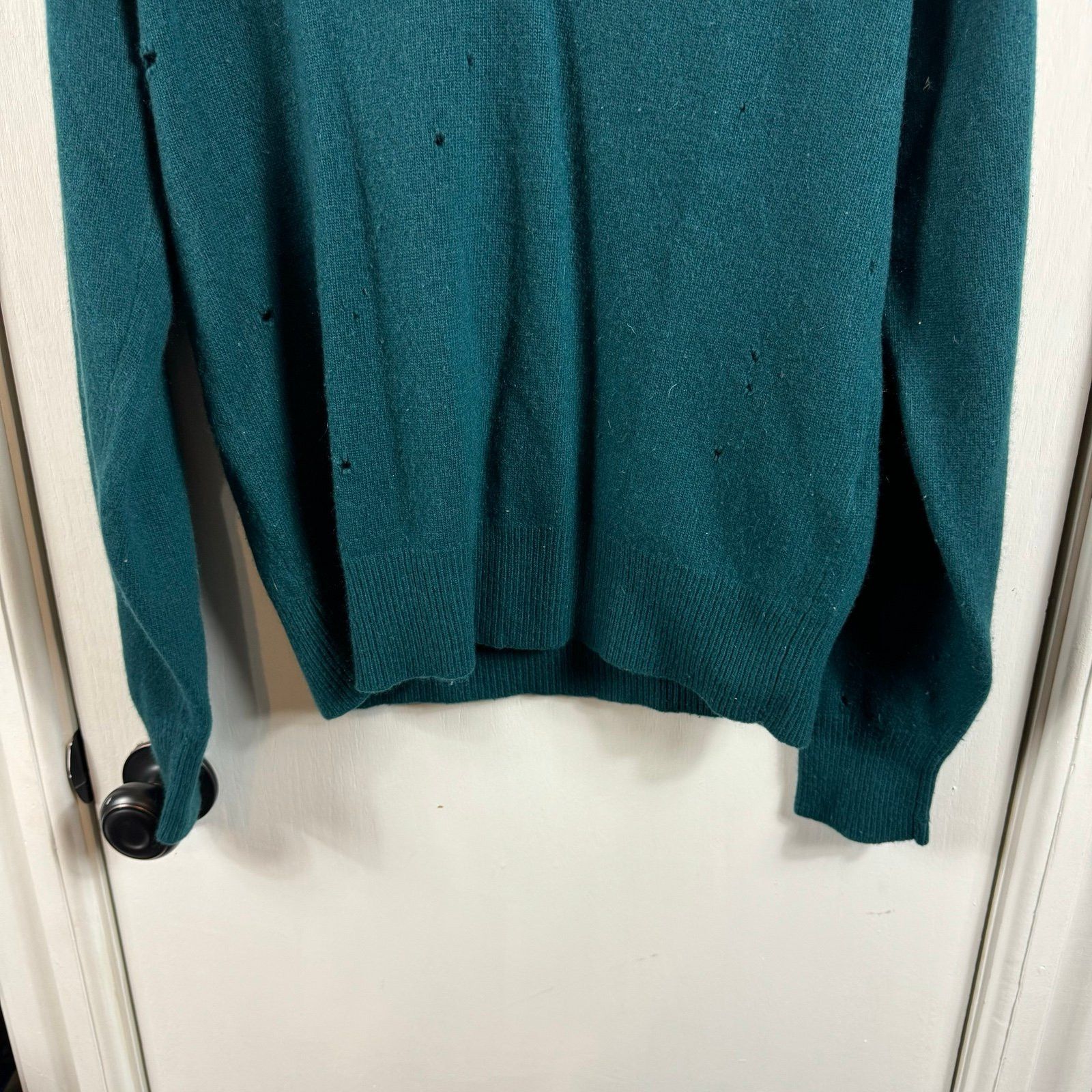 Reformation Reformation teal distressed super soft v-neck sweater. Rep Size S / US 4 / IT 40 - 3 Thumbnail